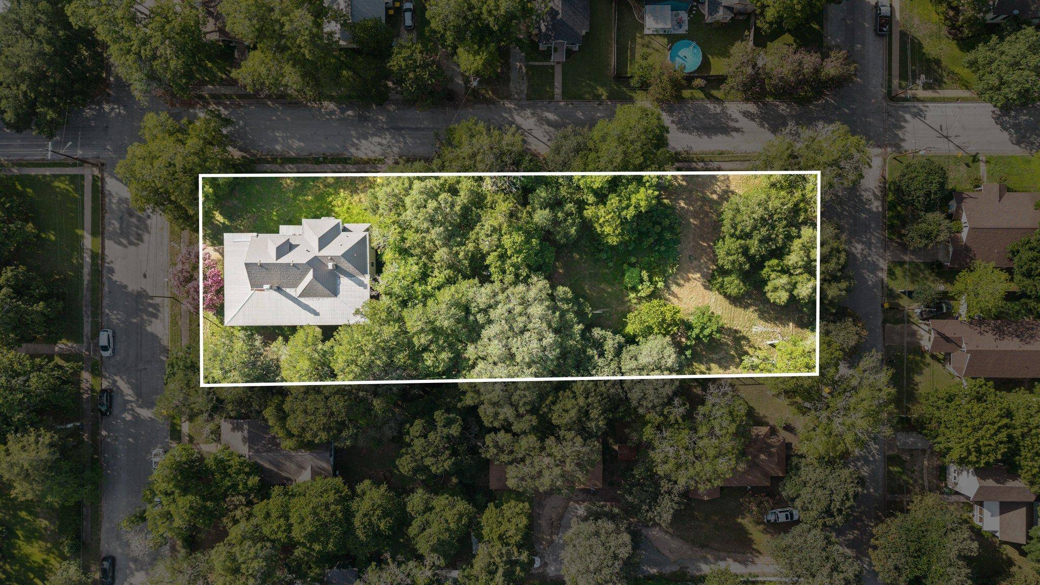 124 N Hamilton ST, Gonzales, TX 78629