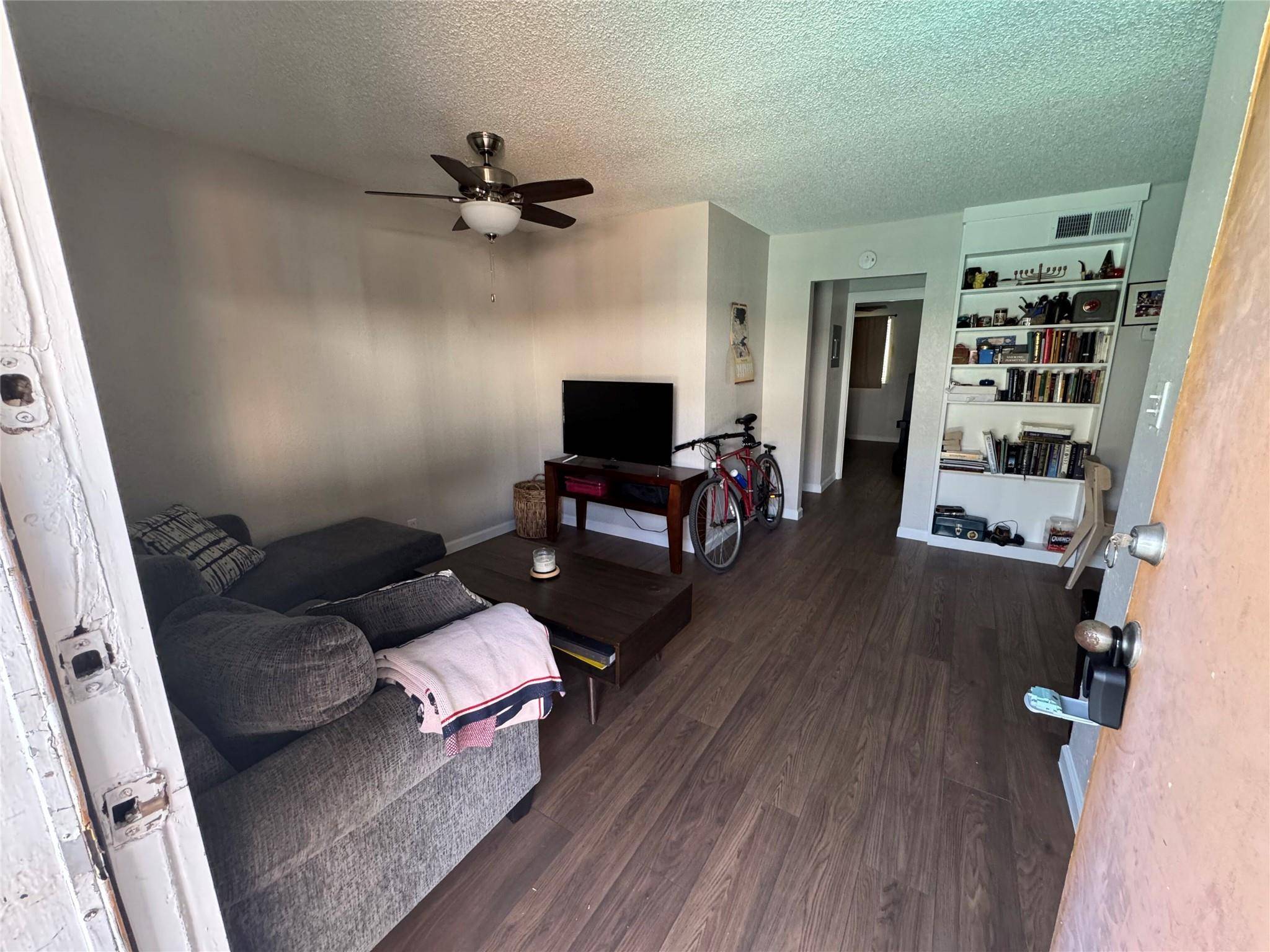 2401 Manor RD #118, Austin, TX 78722