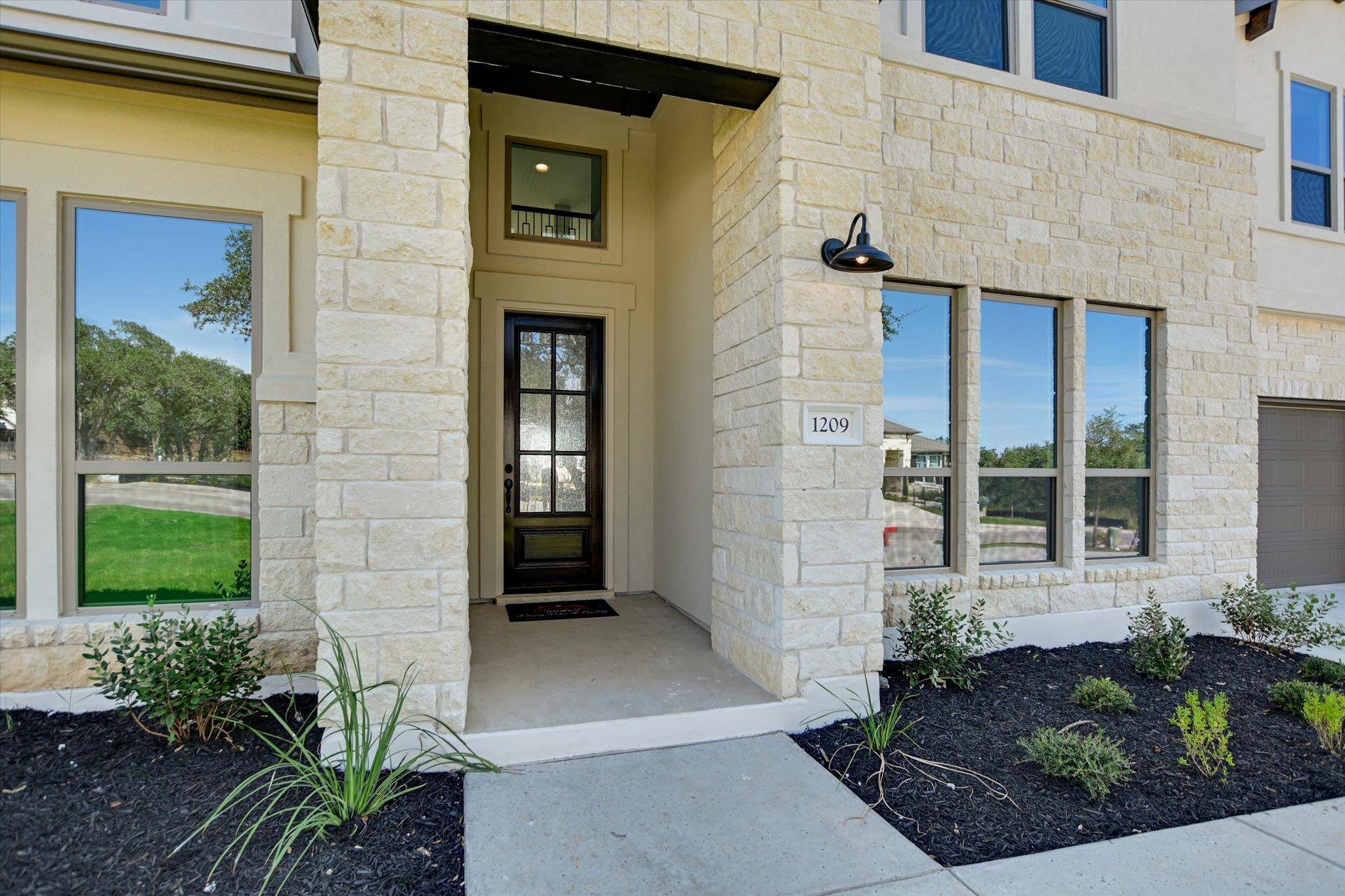 1209 Stormy DR, Georgetown, TX 78633