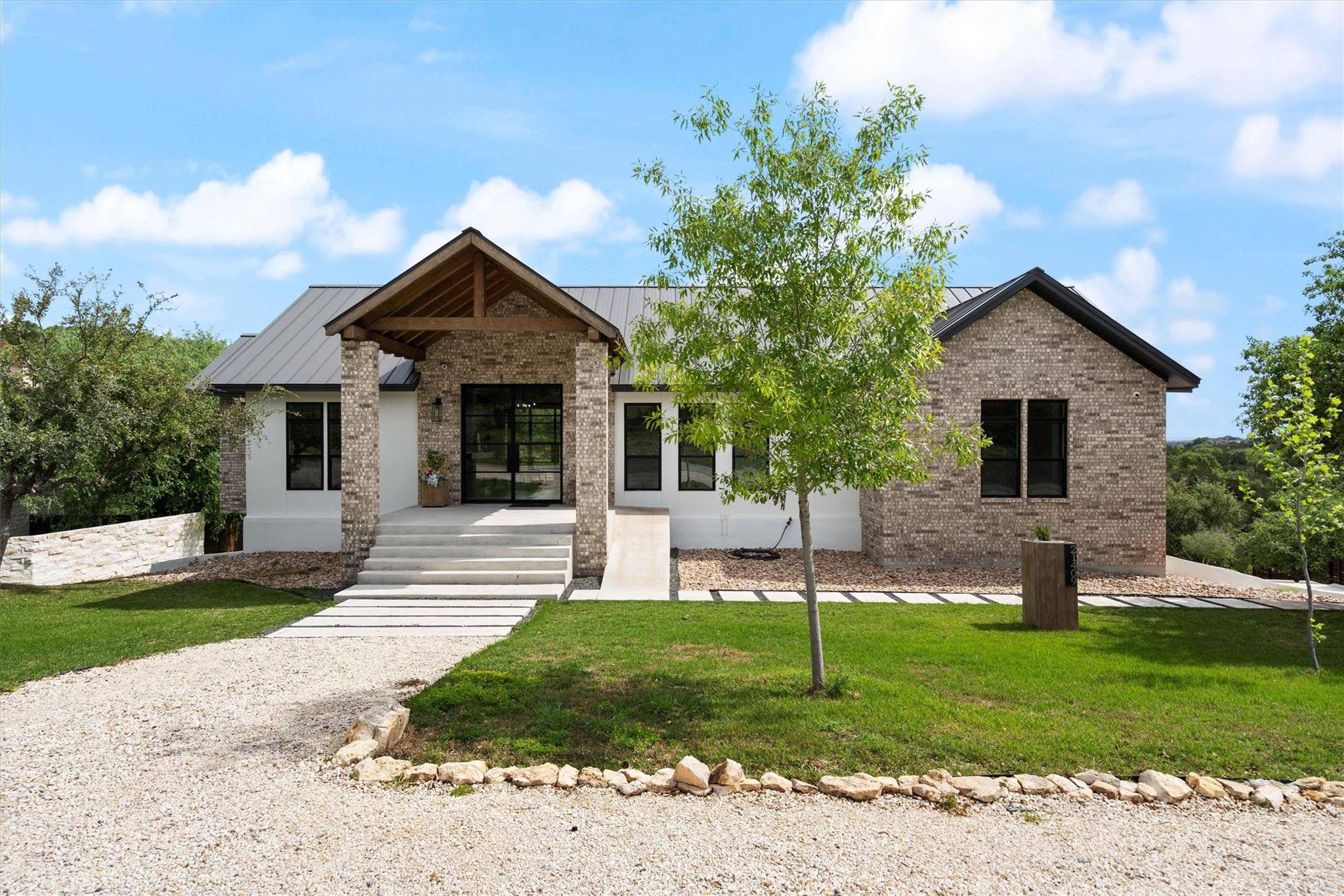 21409 Vista Estates DR, Spicewood, TX 78669