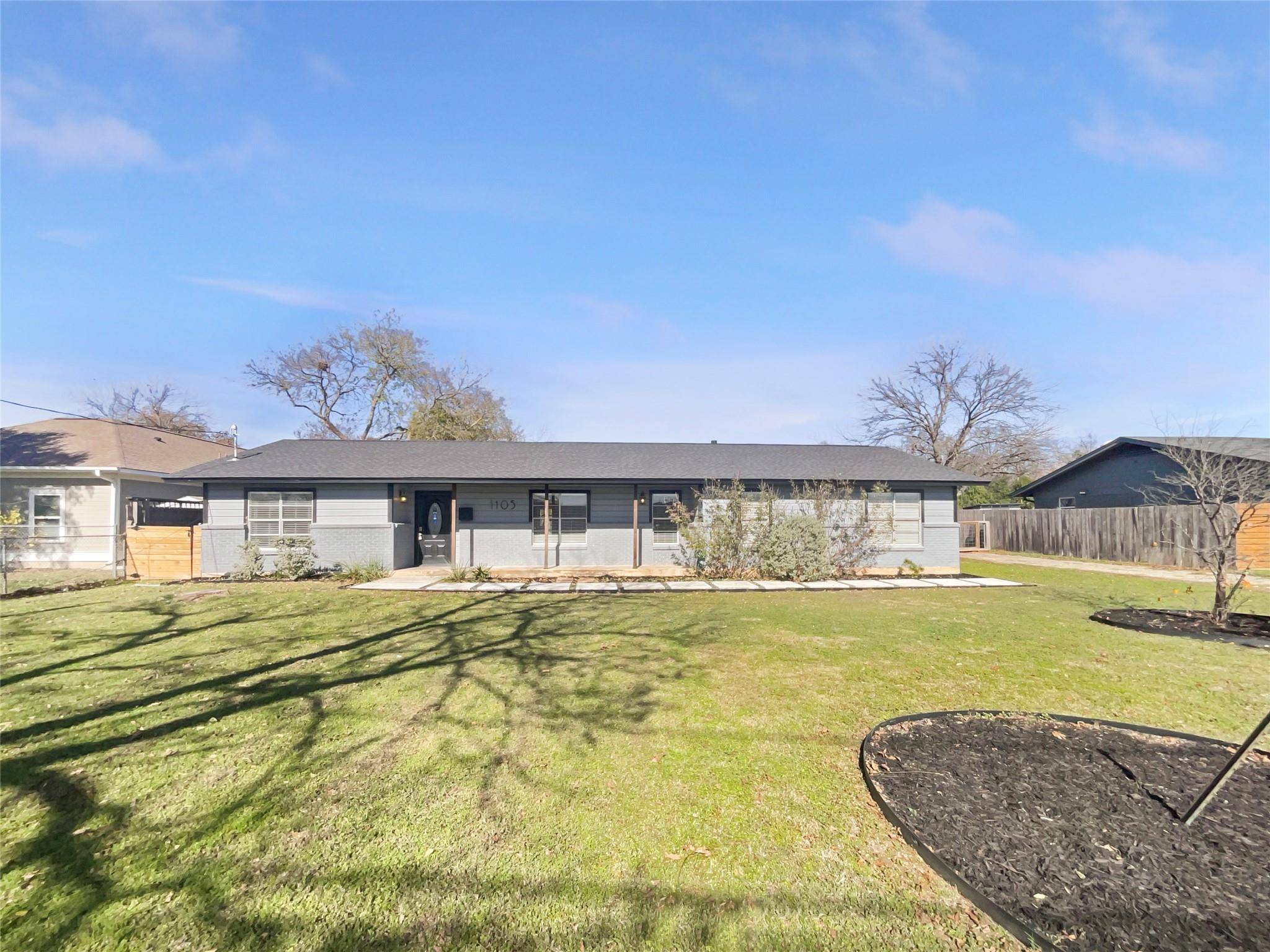 1105 E 17th ST, Georgetown, TX 78626