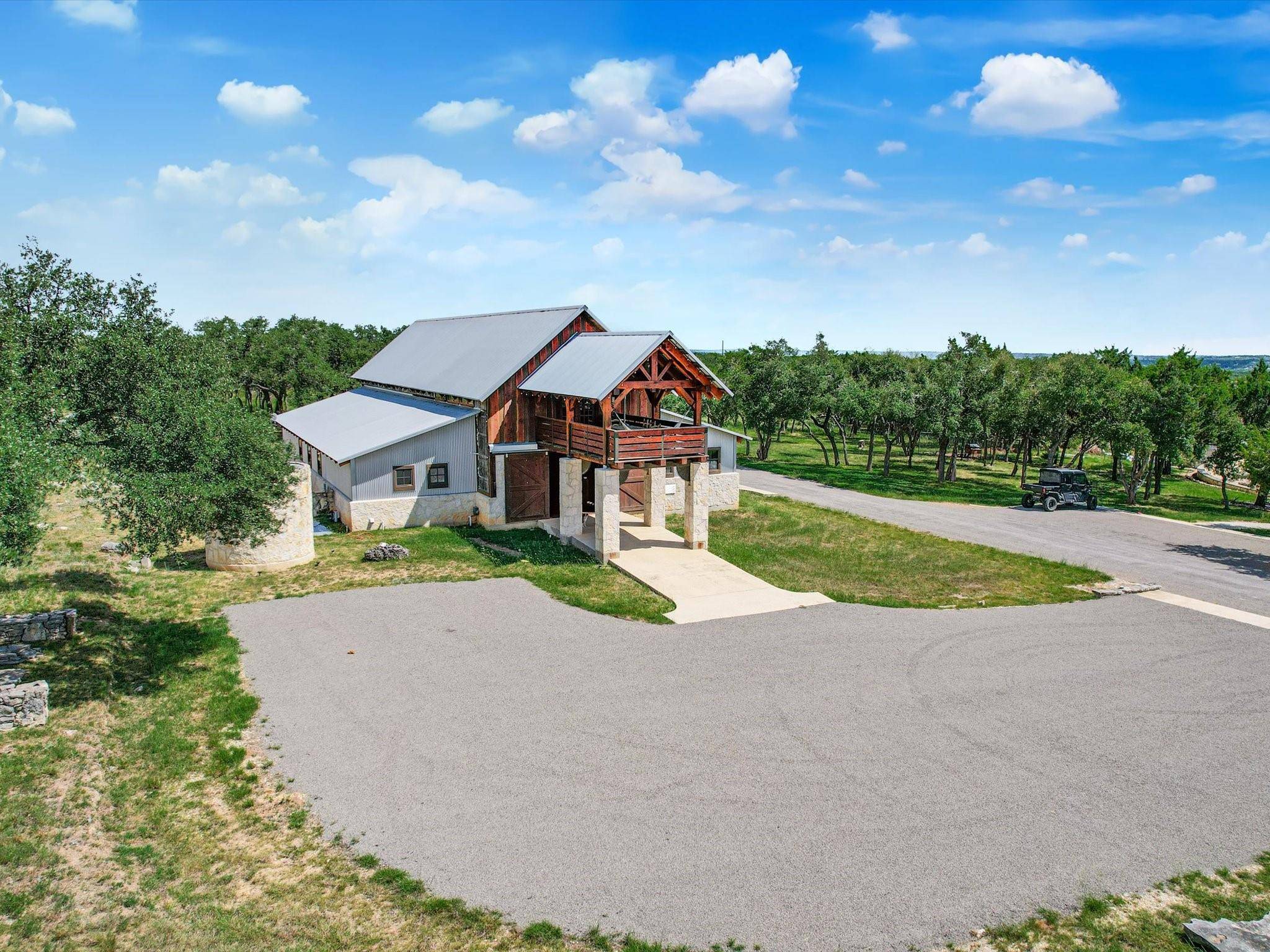453 LONE MAN MOUNTAIN RD, Wimberley, TX 78676