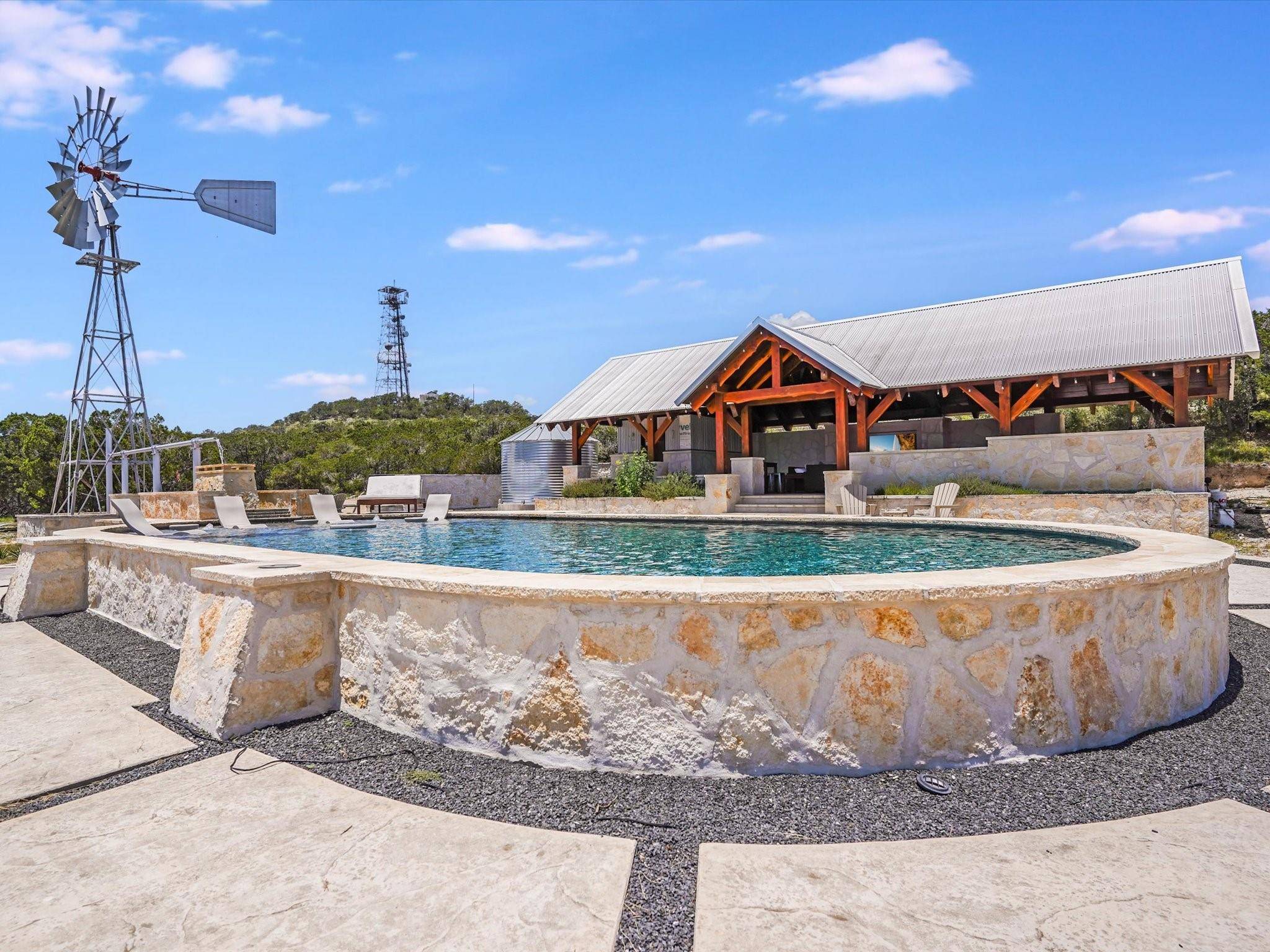 453 LONE MAN MOUNTAIN RD, Wimberley, TX 78676