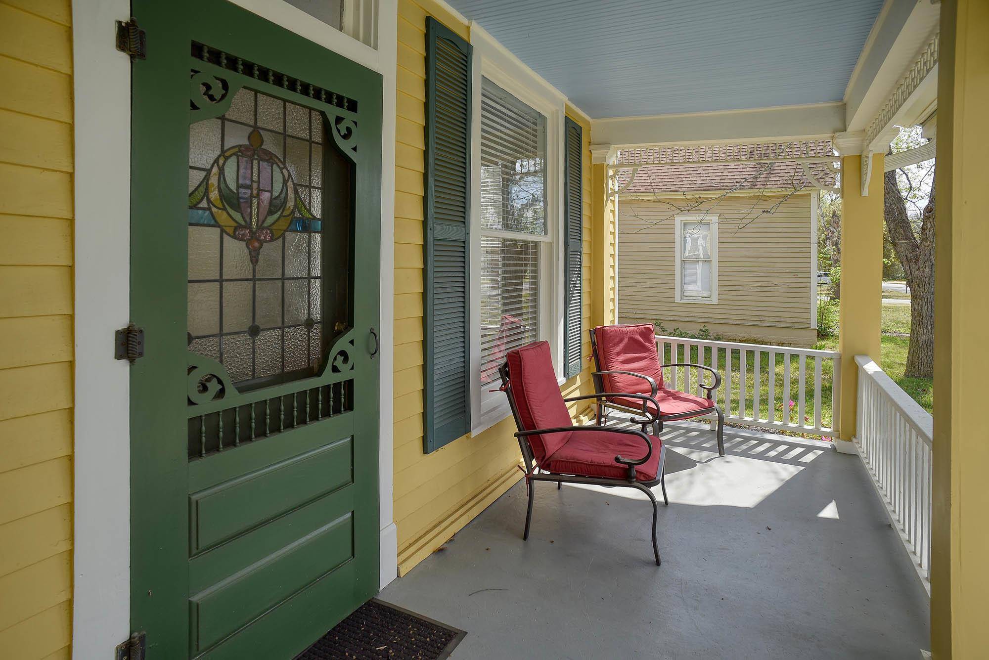602 Mills ST, Smithville, TX 78957