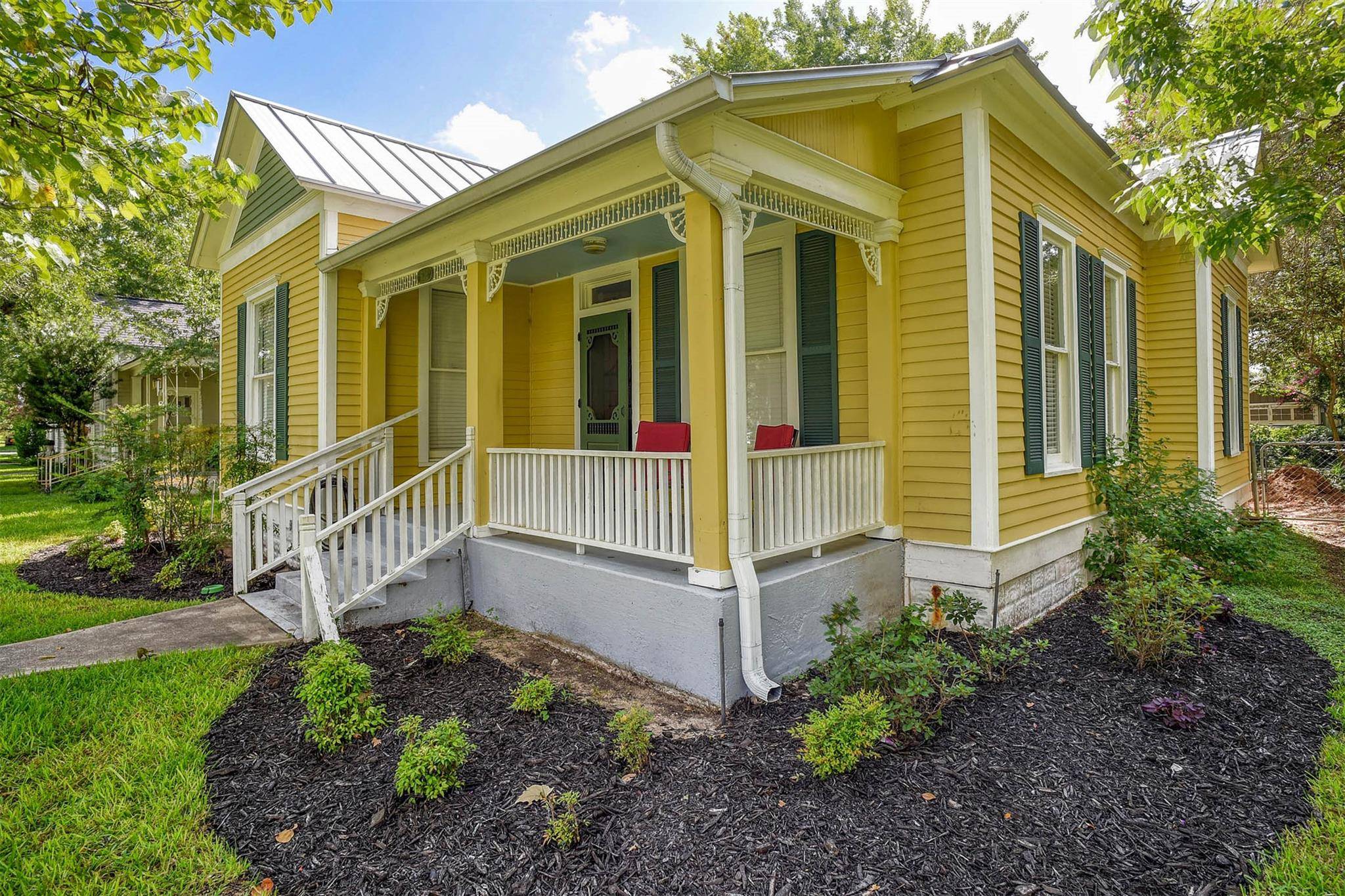 602 Mills ST, Smithville, TX 78957