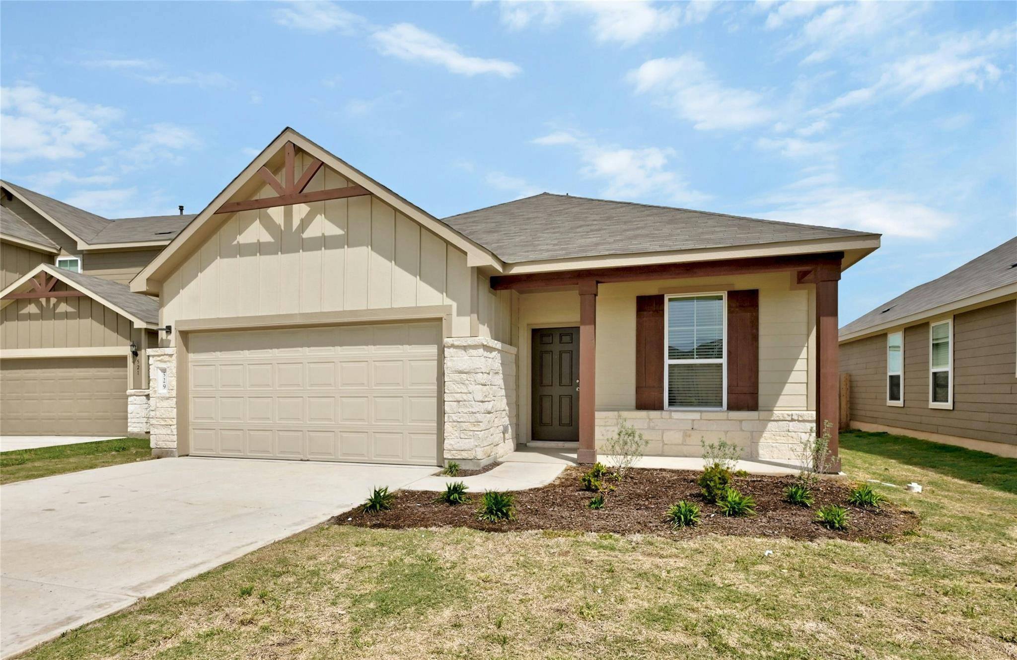 529 Tree Nut LOOP, Buda, TX 78610