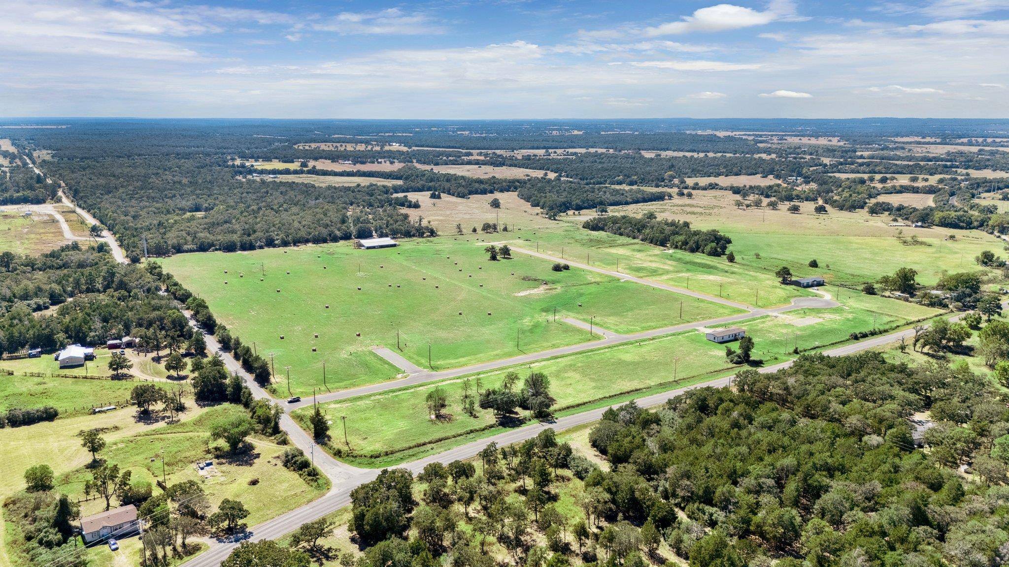 105 Nyala LN, Rosanky, TX 78616