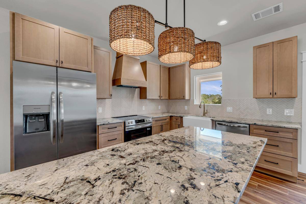 160 W Stonecastle DR, Granite Shoals, TX 78654
