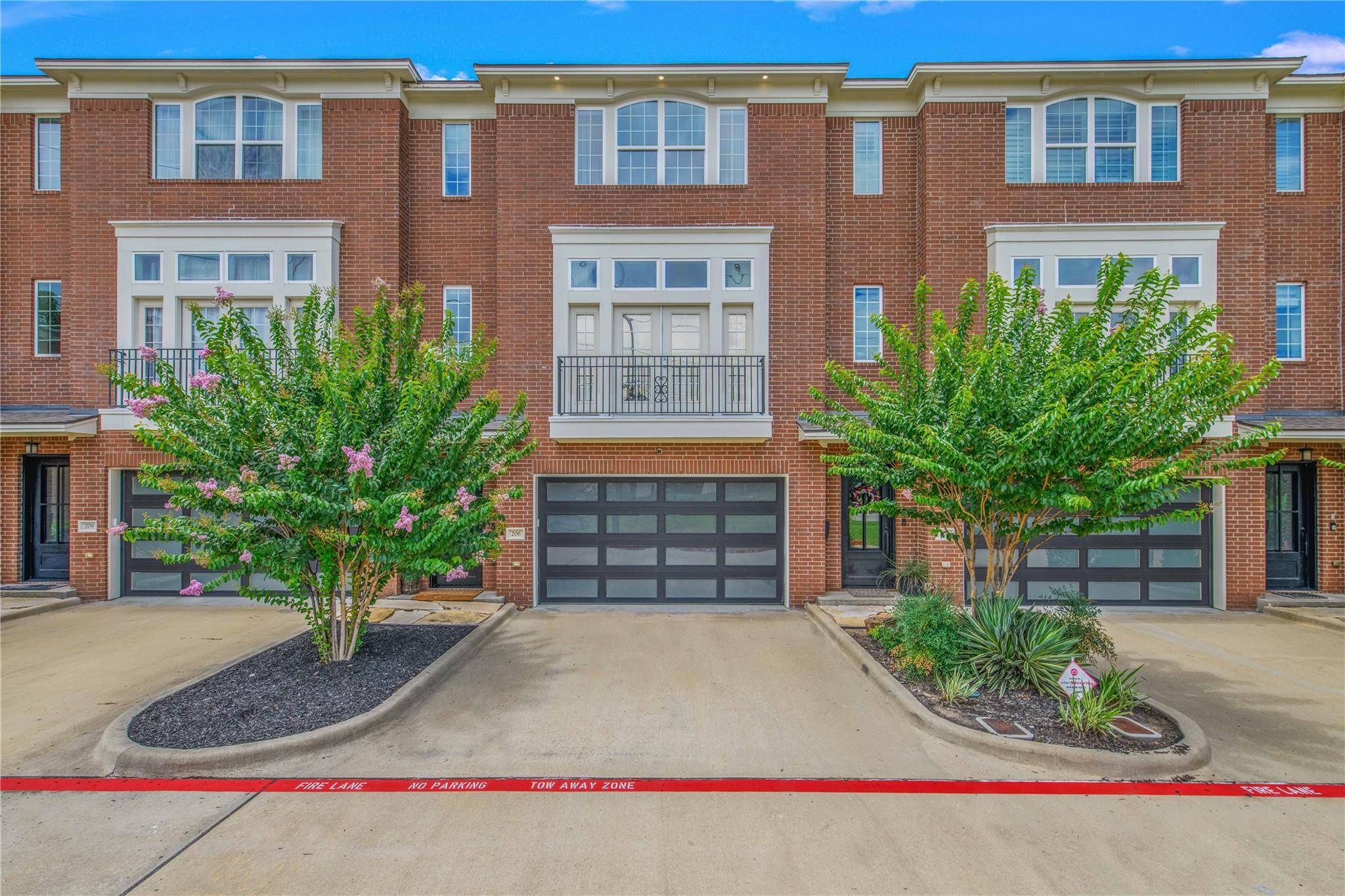206 Tarrow ST, College Station, TX 77840