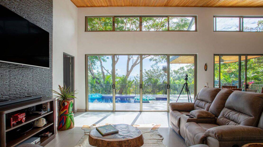 0000 Modern gem in the natural setting, Out Of State, 20505