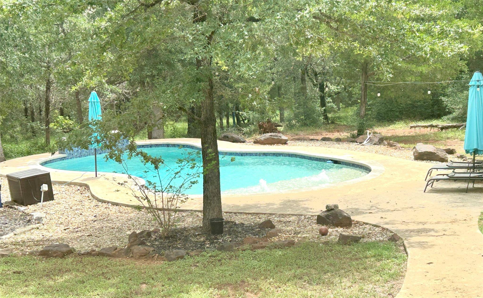 247 Campfire WAY, Smithville, TX 78957