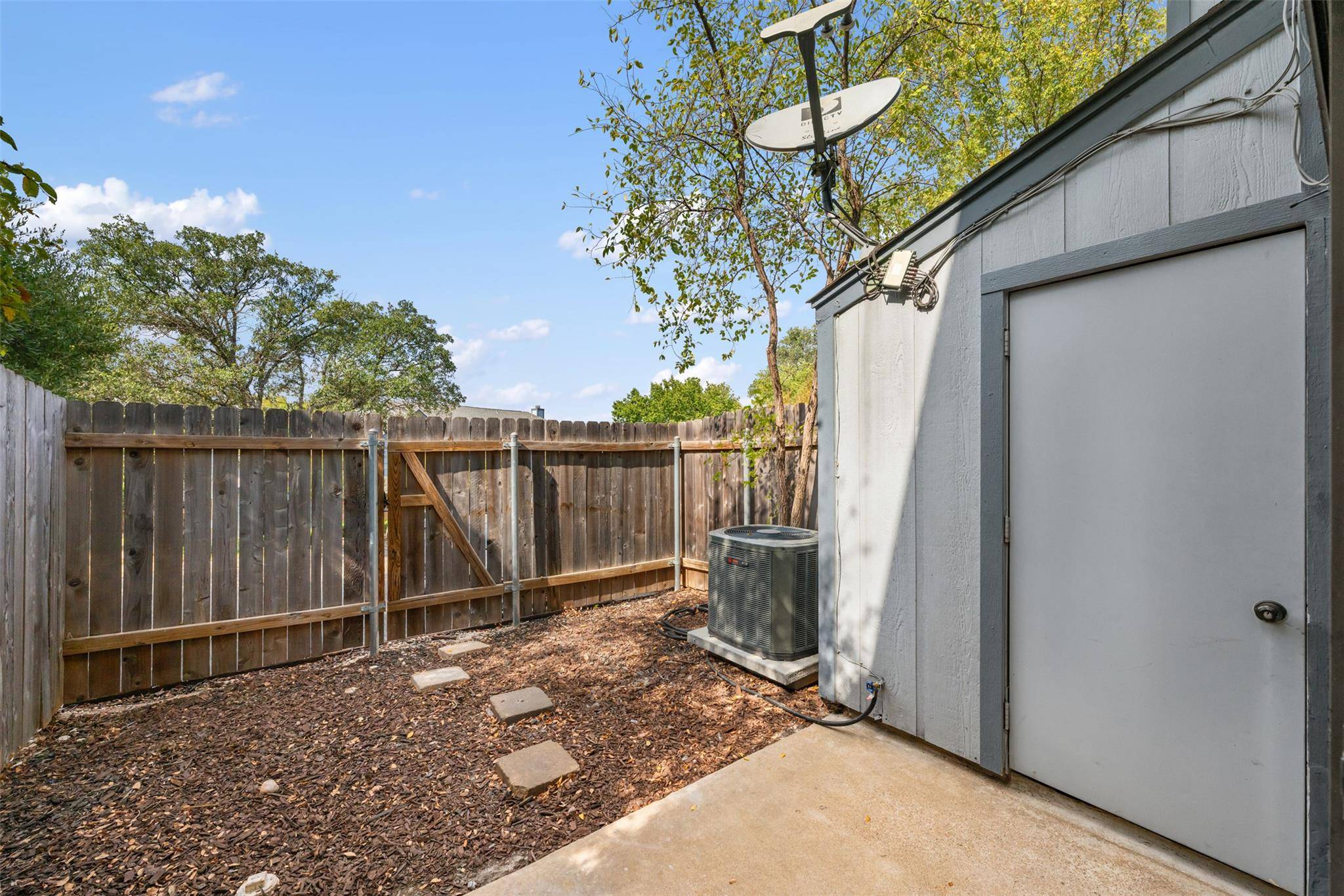1411 N Gracy Farms LN N #100, Austin, TX 78758