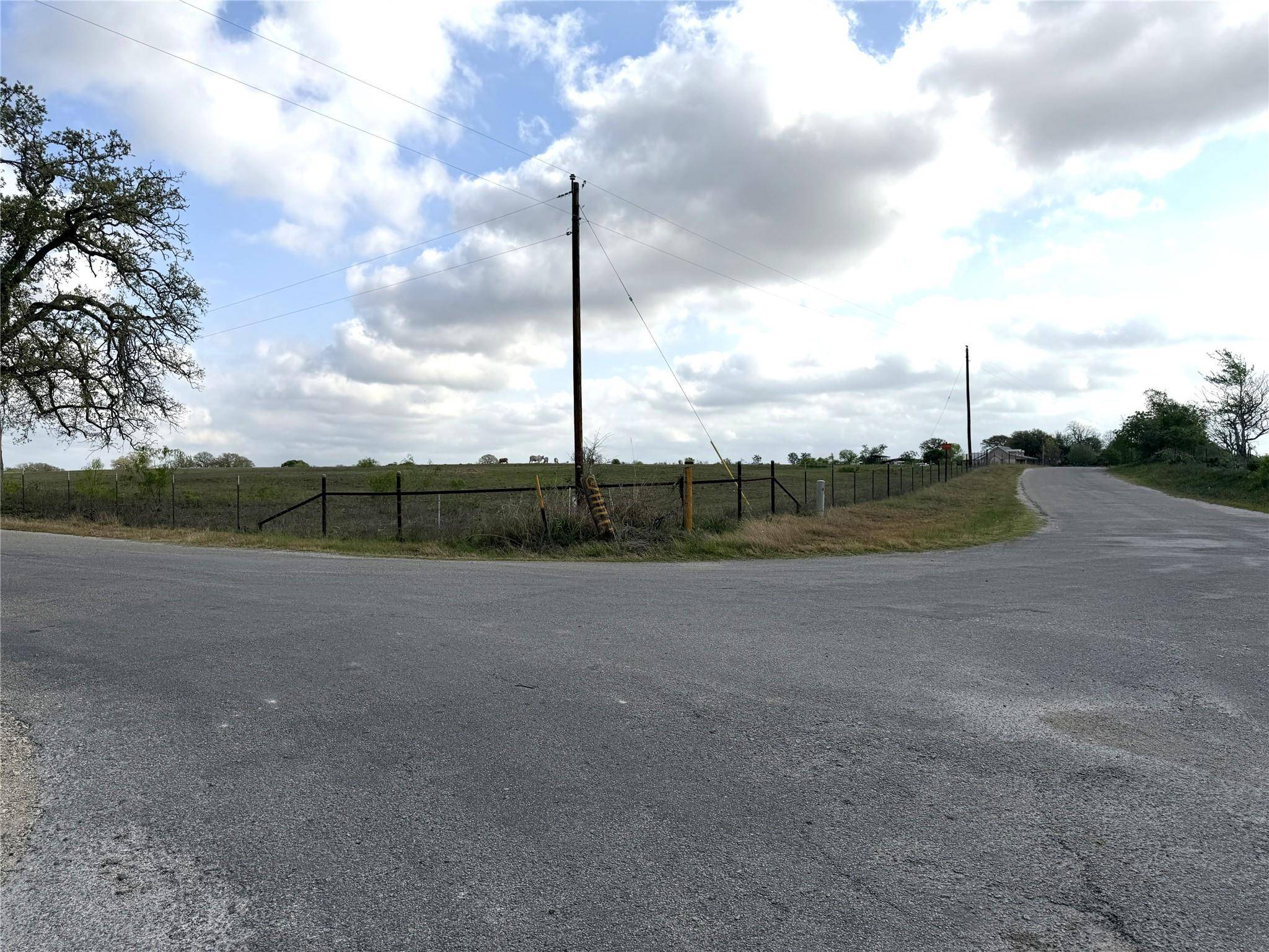 000 Old Kelley RD, Lockhart, TX 78644