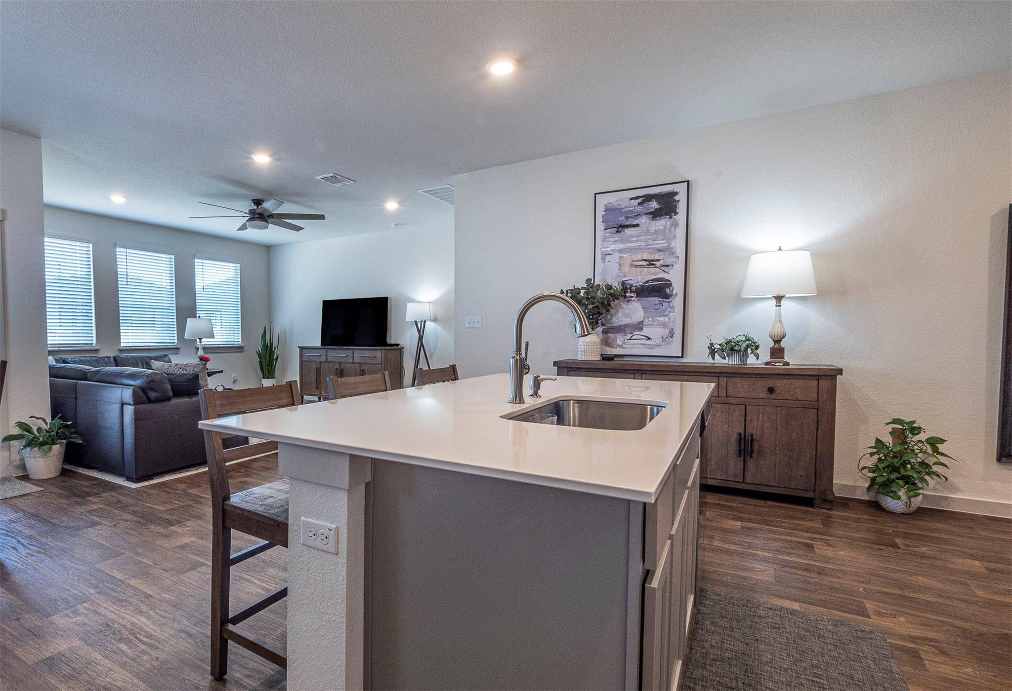 208 Greens Bayou TRL, Hutto, TX 78634