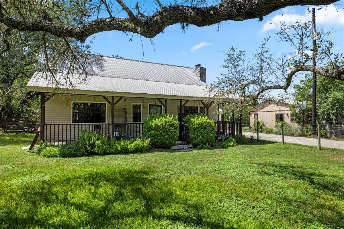200 Little Barton DR, Dripping Springs, TX 78620