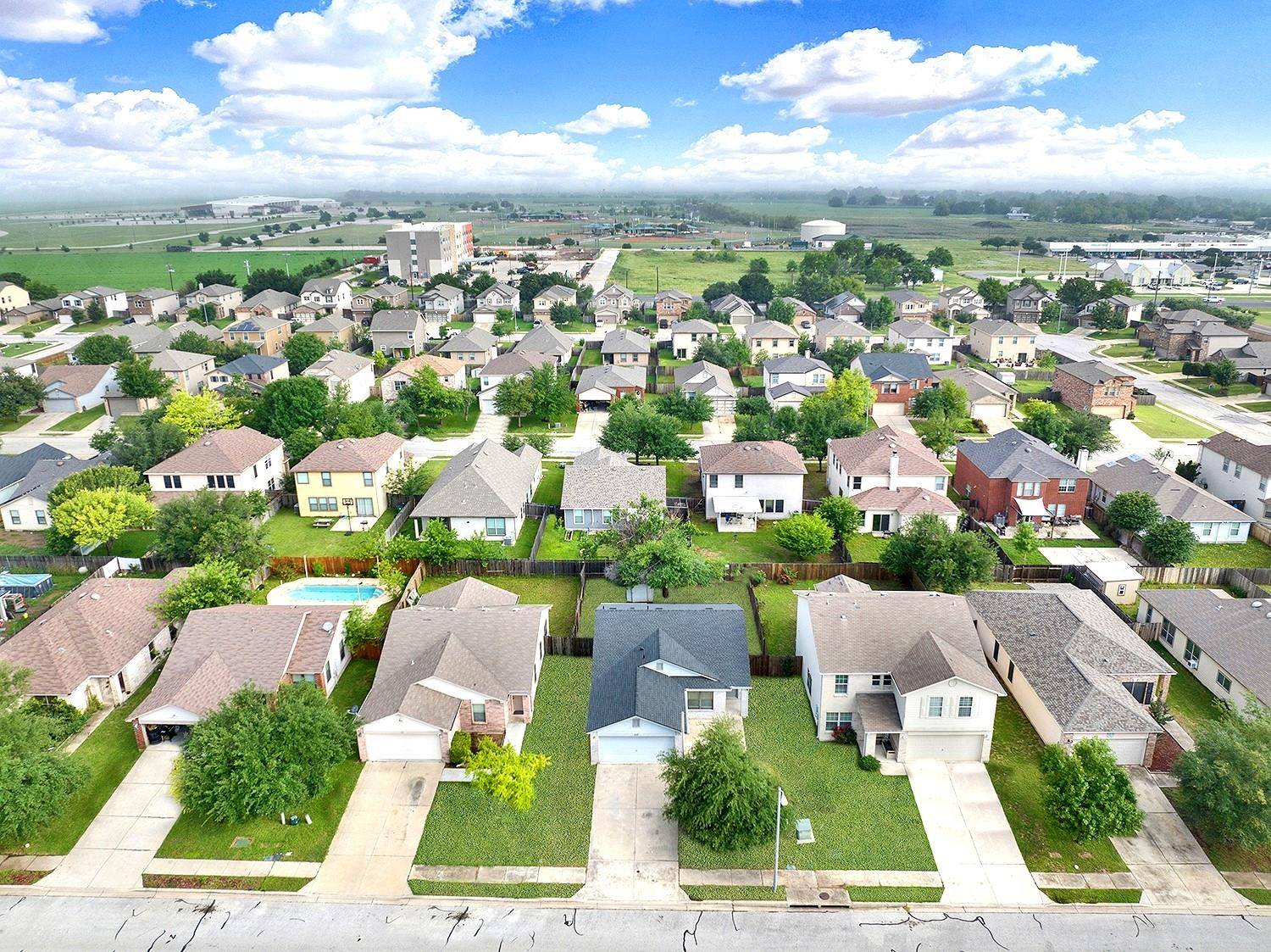 510 glacier point TRL, Taylor, TX 76574