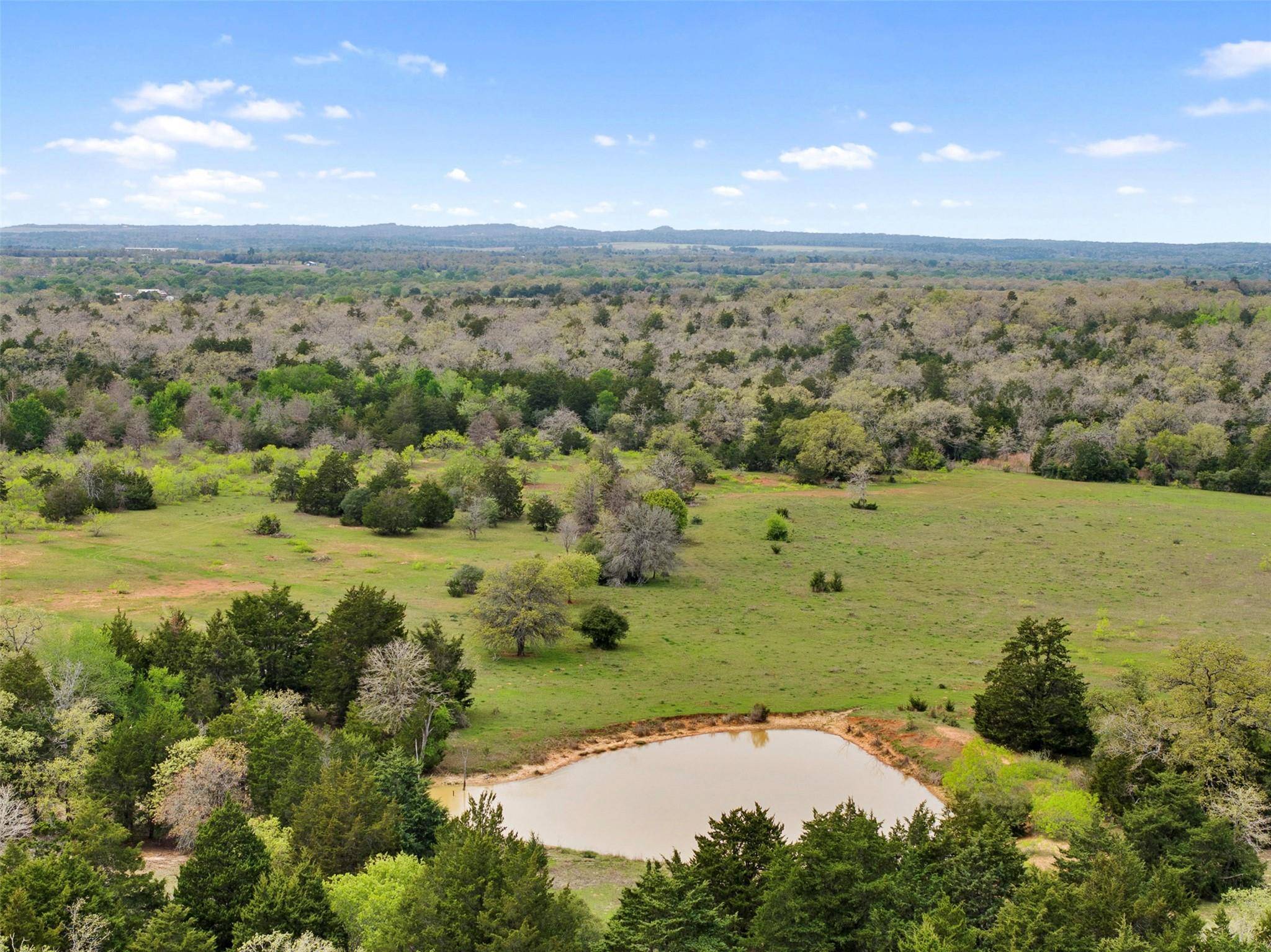000 County Road 332, Paige, TX 78659