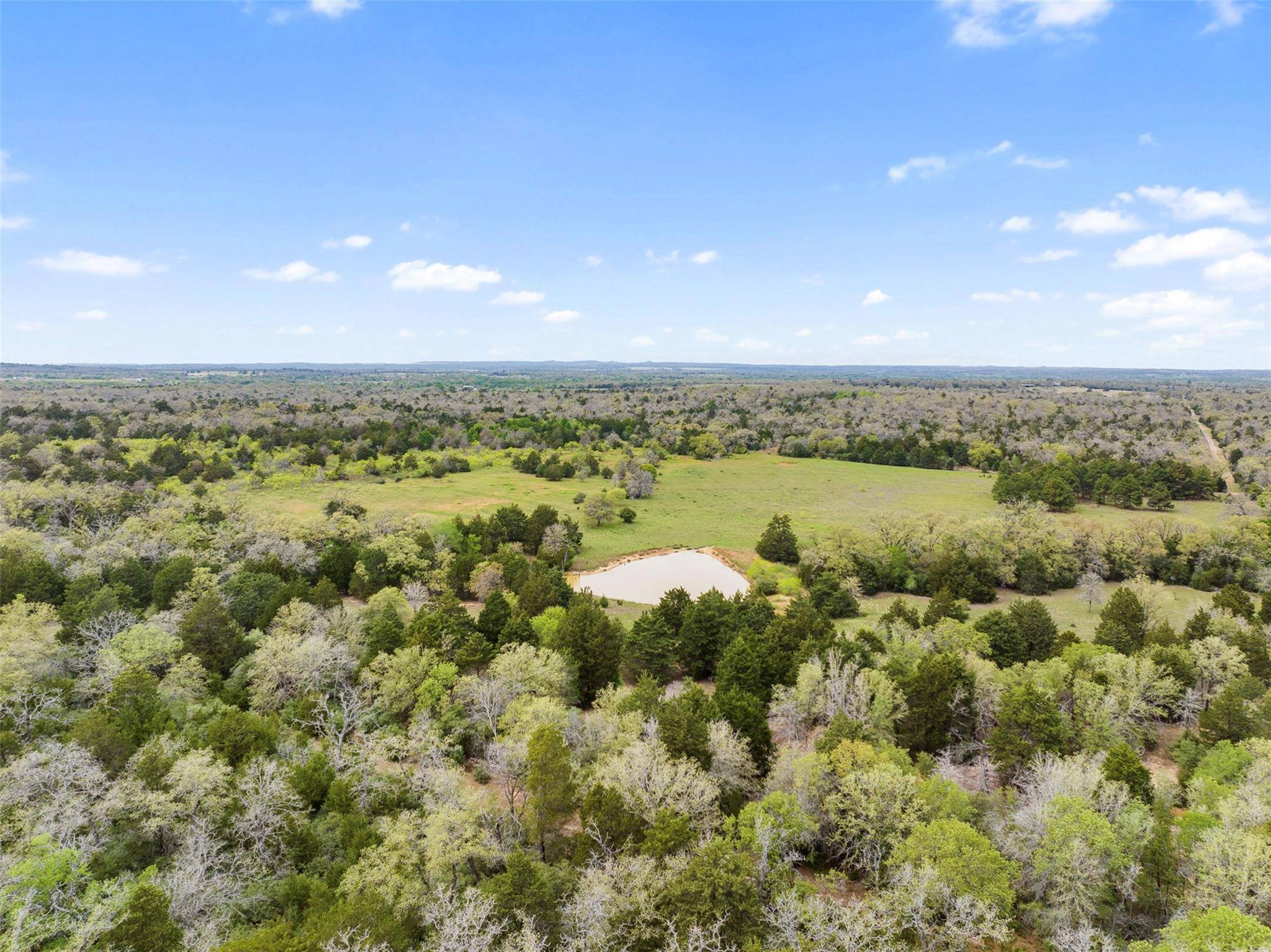 000 County Road 332, Paige, TX 78659