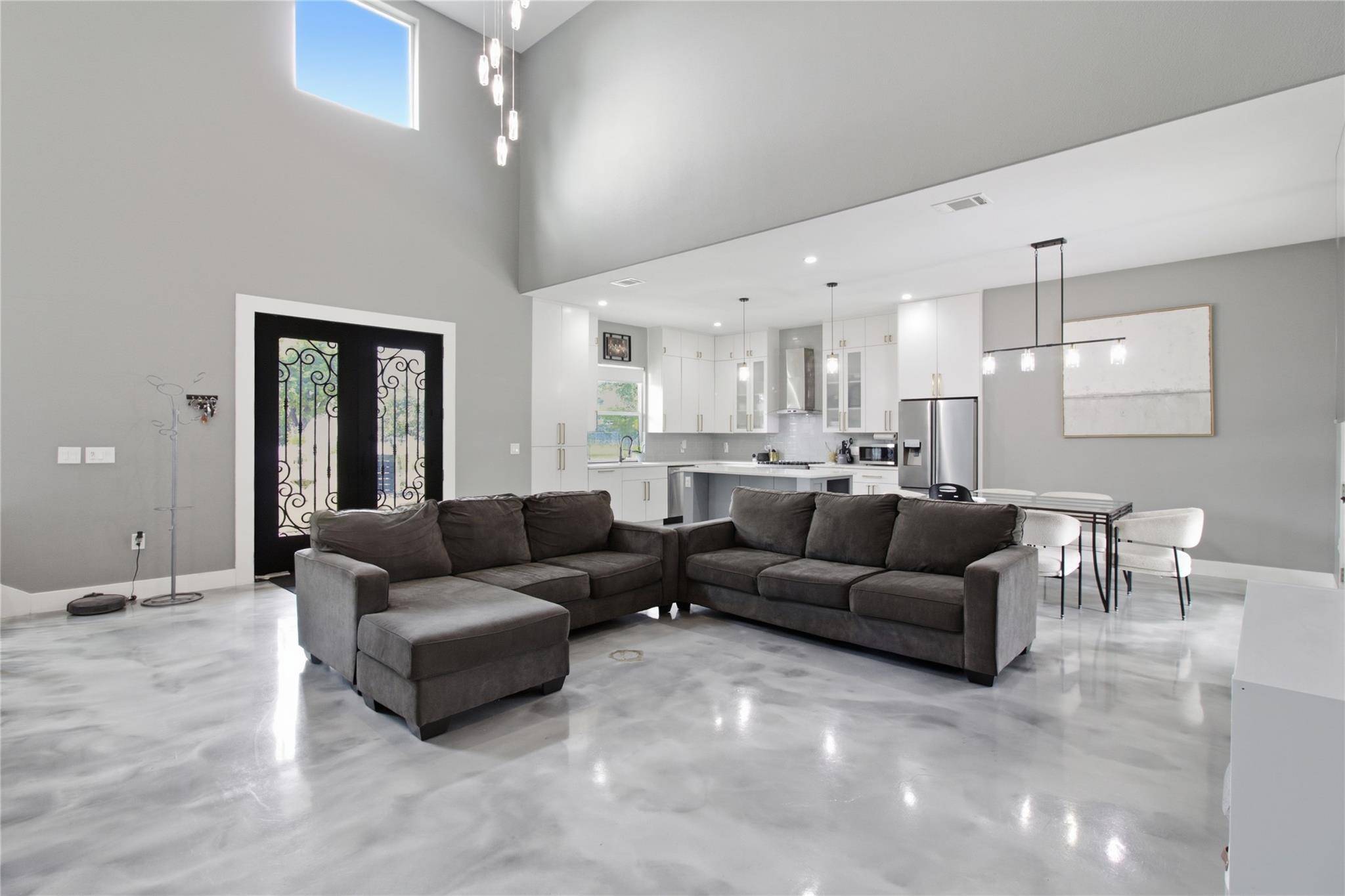 724 Ramsey Ave, Rockdale, TX 76567