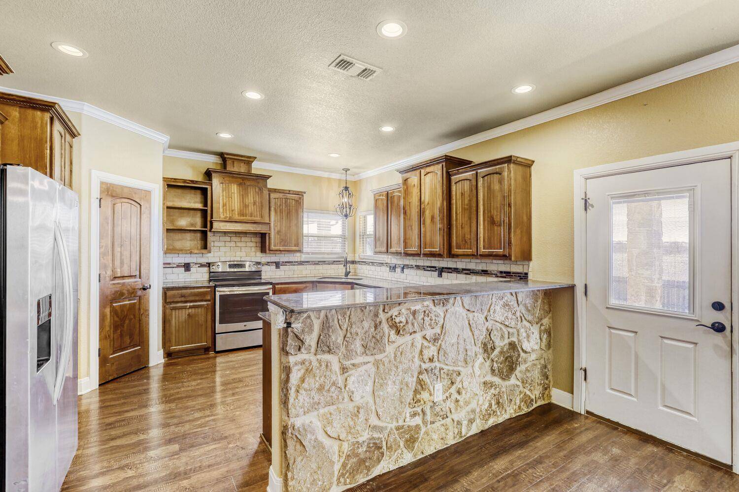 329 Jake DR, Jarrell, TX 76537