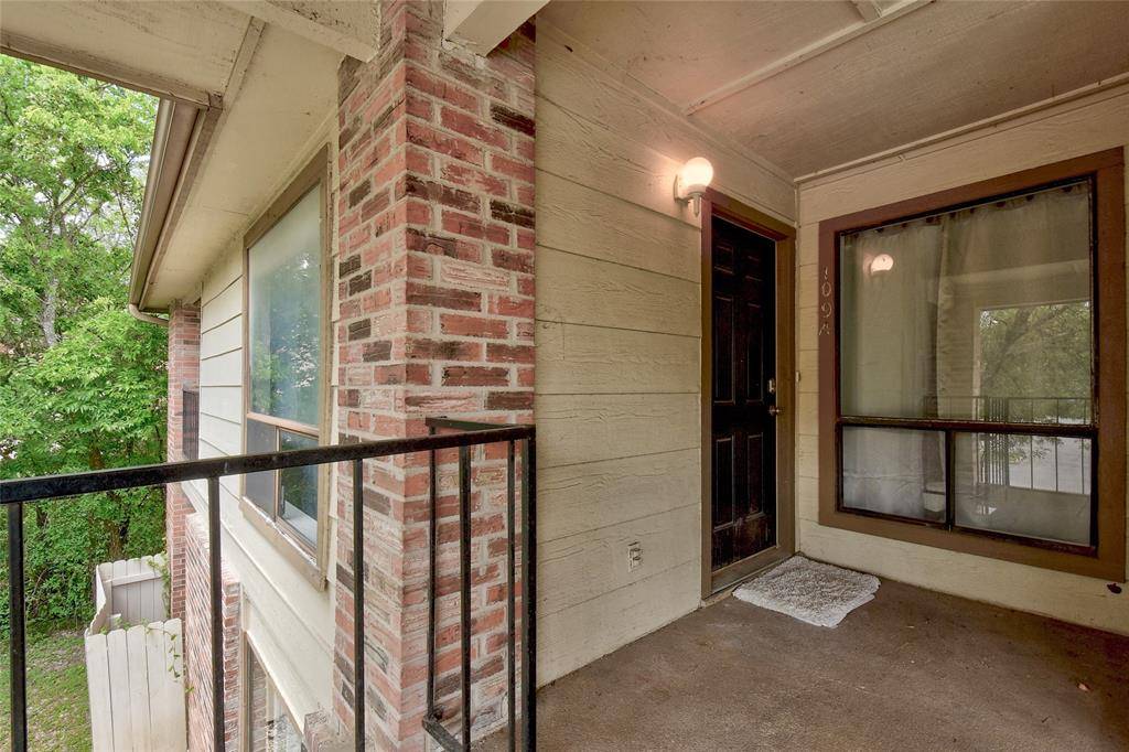 1705 Crossing PL #A109, Austin, TX 78741