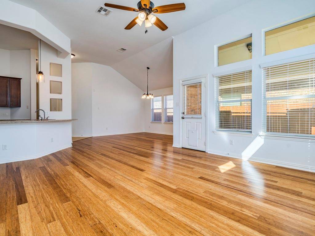 401 Strawberry Blonde DR, Buda, TX 78610