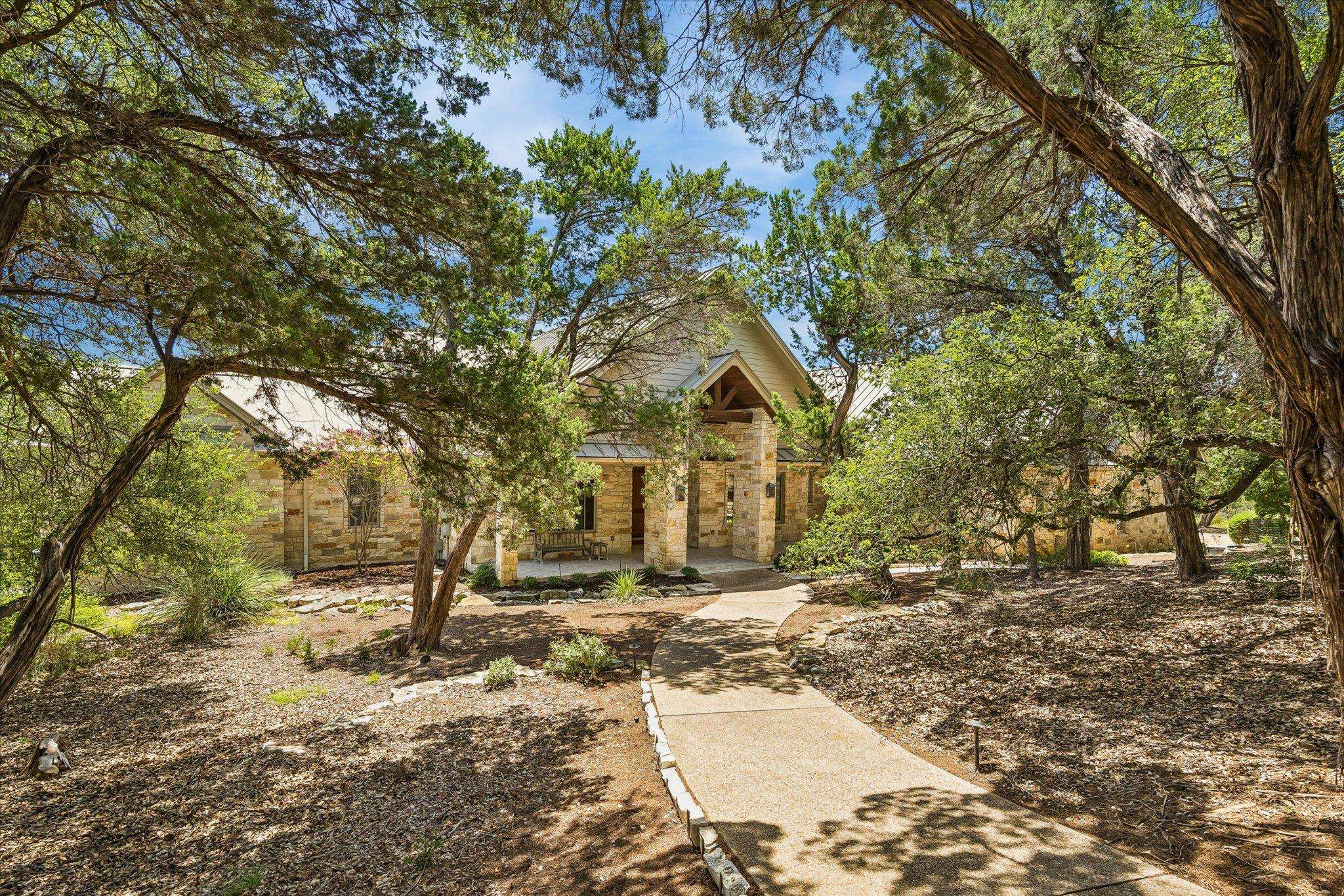 19586 Sandcastle DR, Spicewood, TX 78669