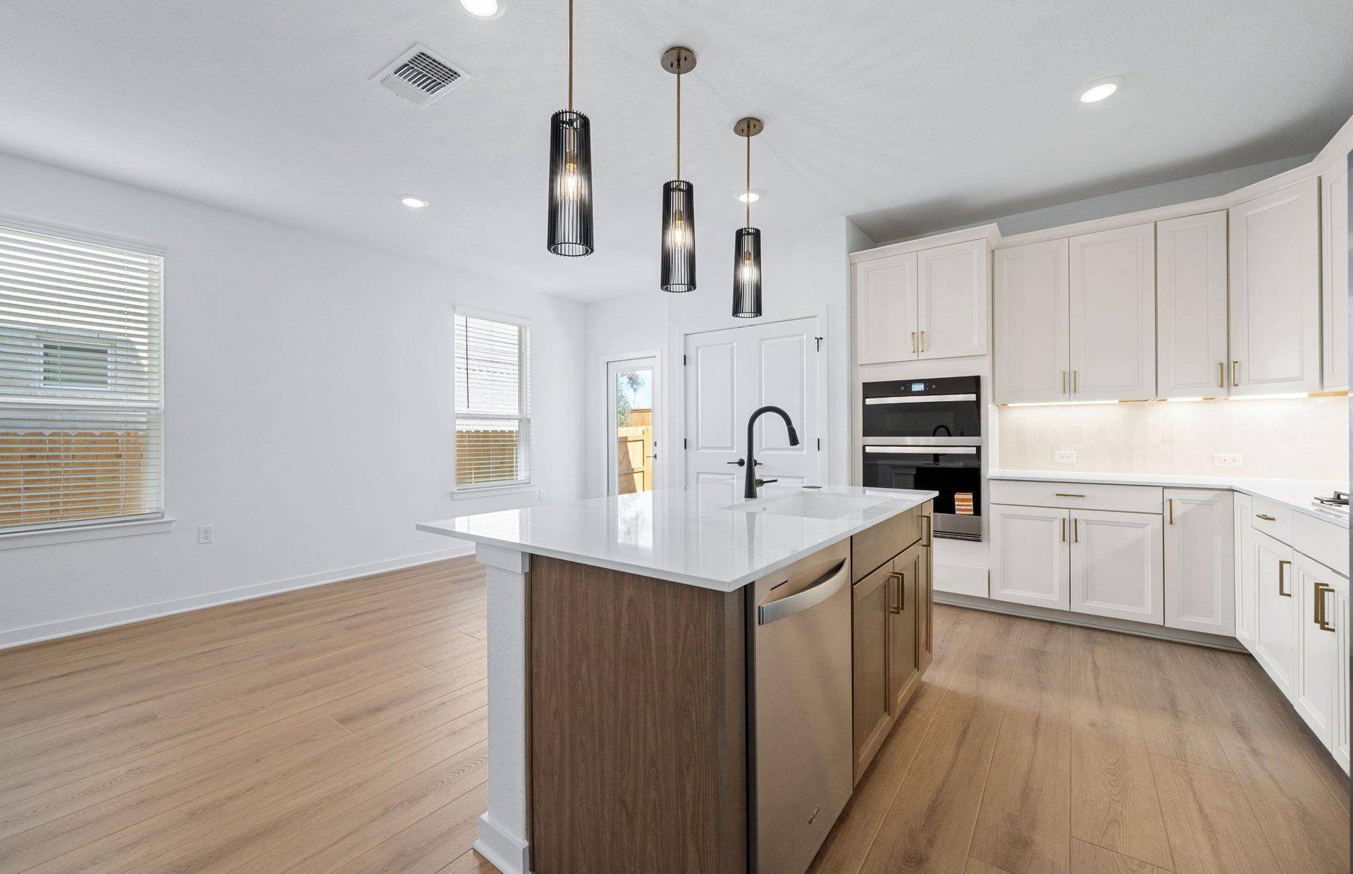 125 Adlai Ave, Georgetown, TX 78633