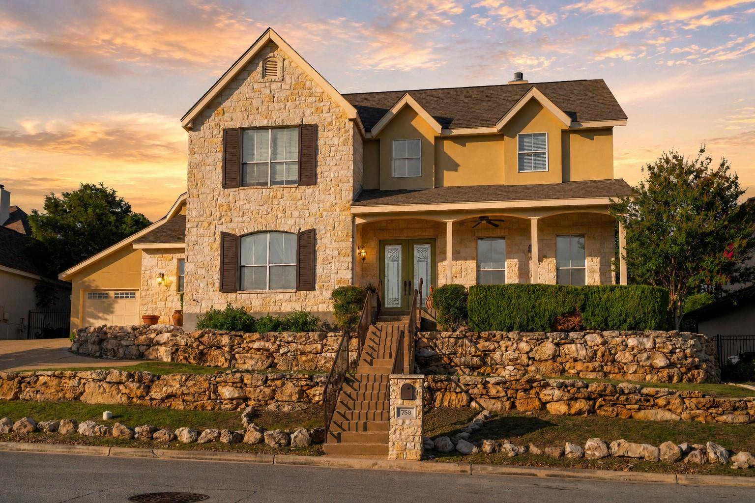 758 Mission HTS, New Braunfels, TX 78130