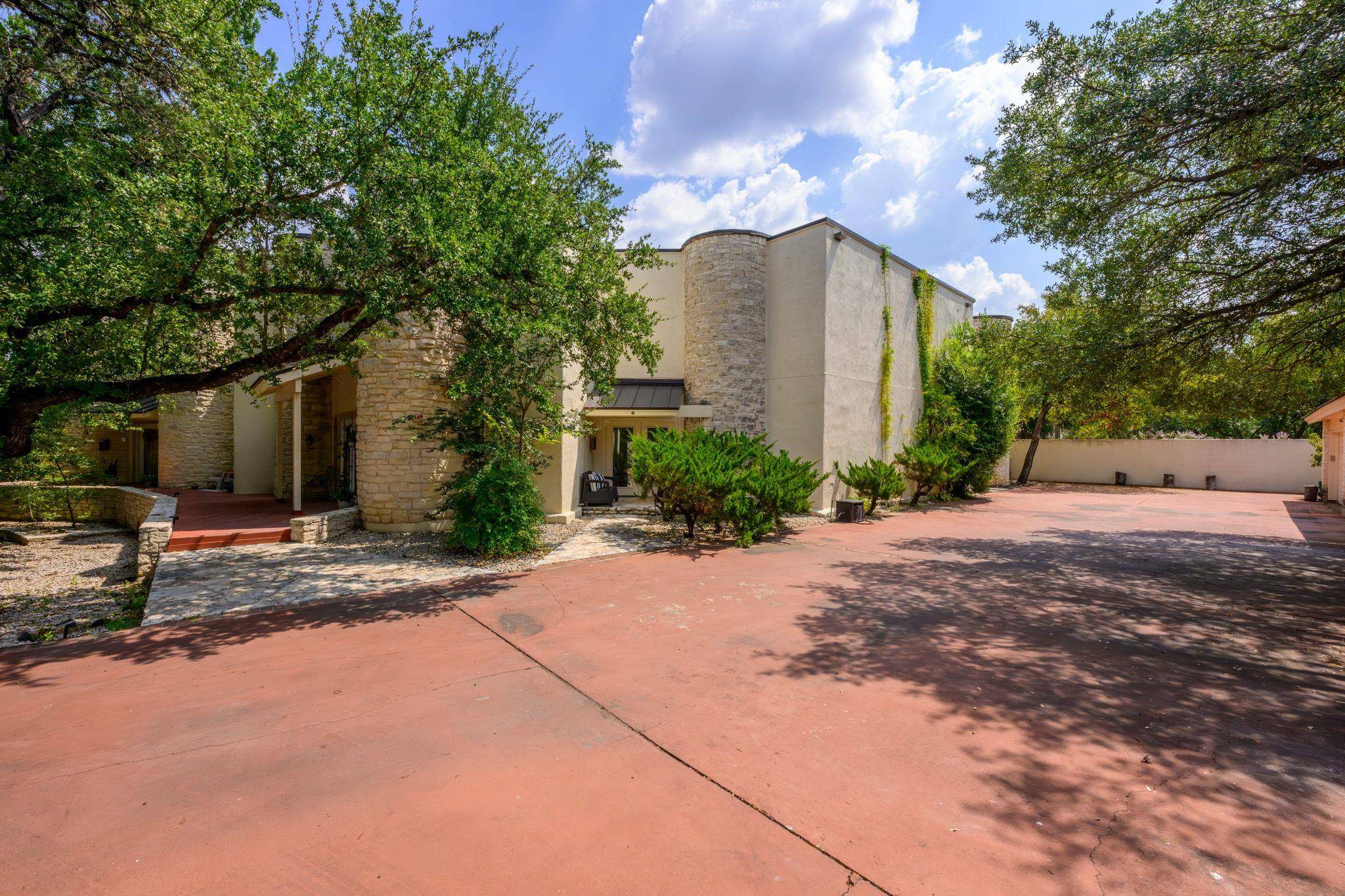 1 Crystal Springs CT #G, The Hills, TX 78738