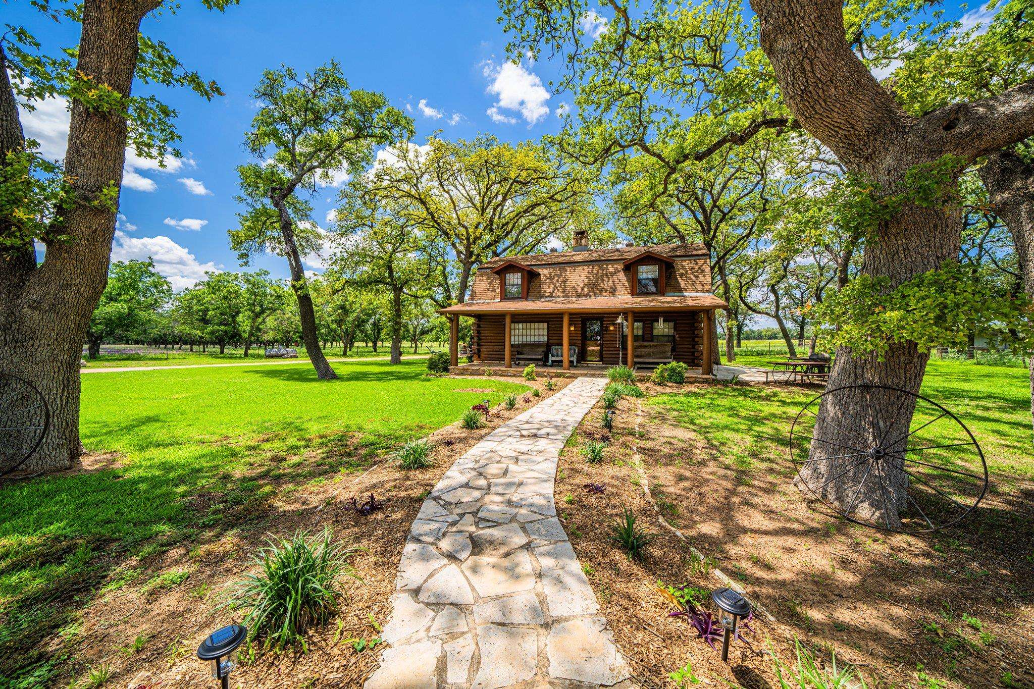 283 Hallford, Fredericksburg, TX 78624