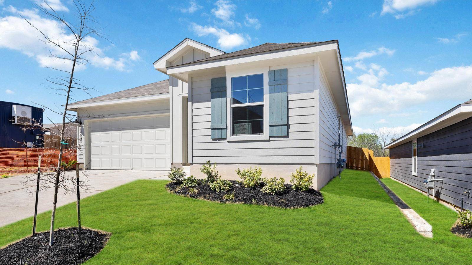 827 Arnold LOOP, Uhland, TX 78640