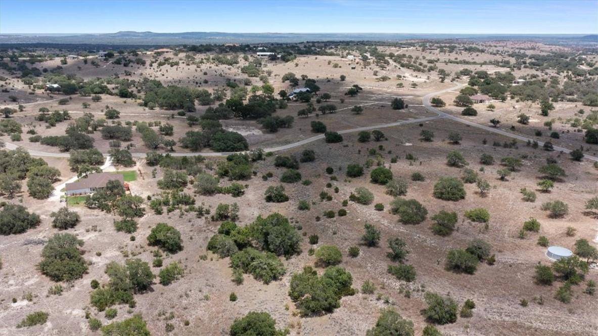16 Summit Spring LN, Johnson City, TX 78636