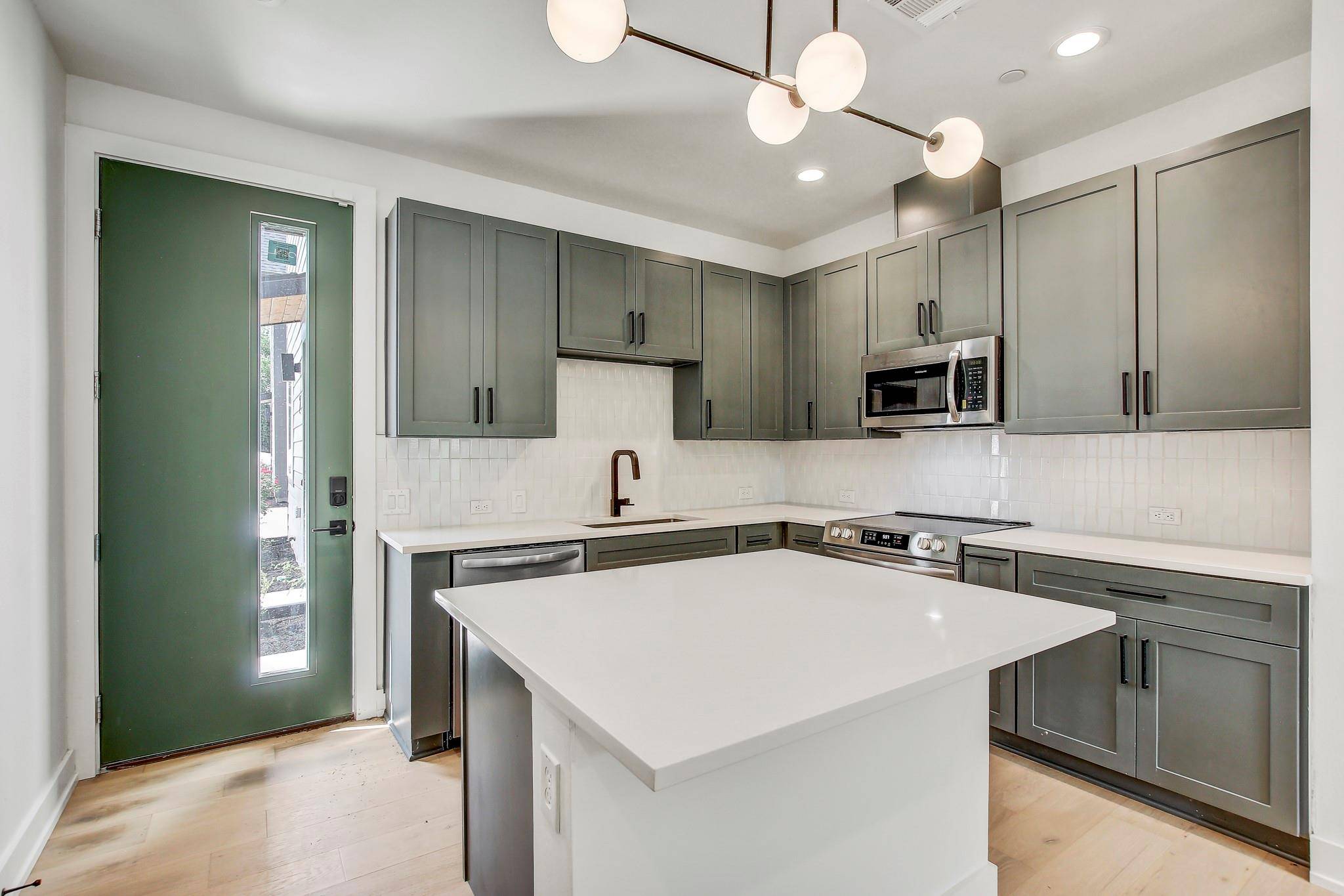 4127 E 12th ST #3, Austin, TX 78721