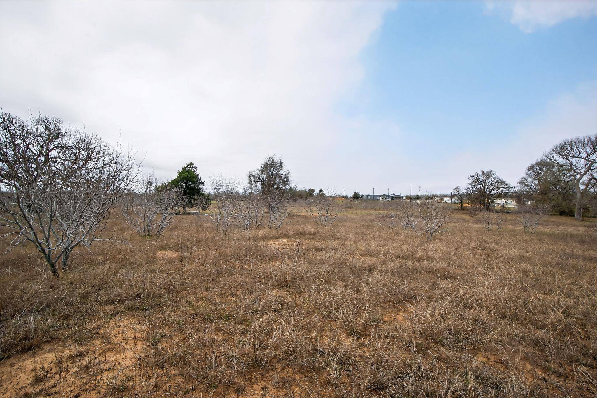 701 Old Colony Line RD, Dale, TX 78616