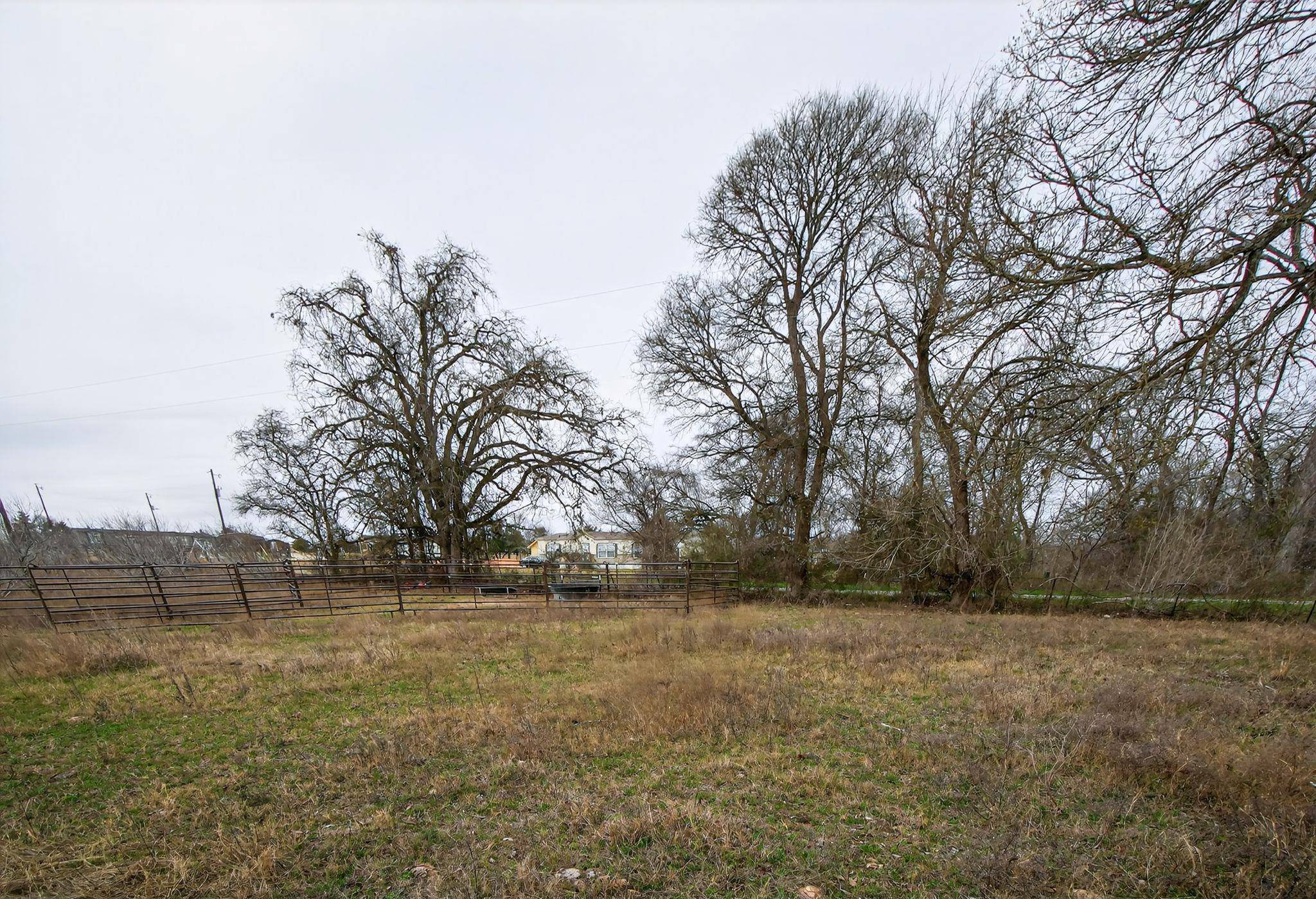 701 Old Colony Line RD, Dale, TX 78616