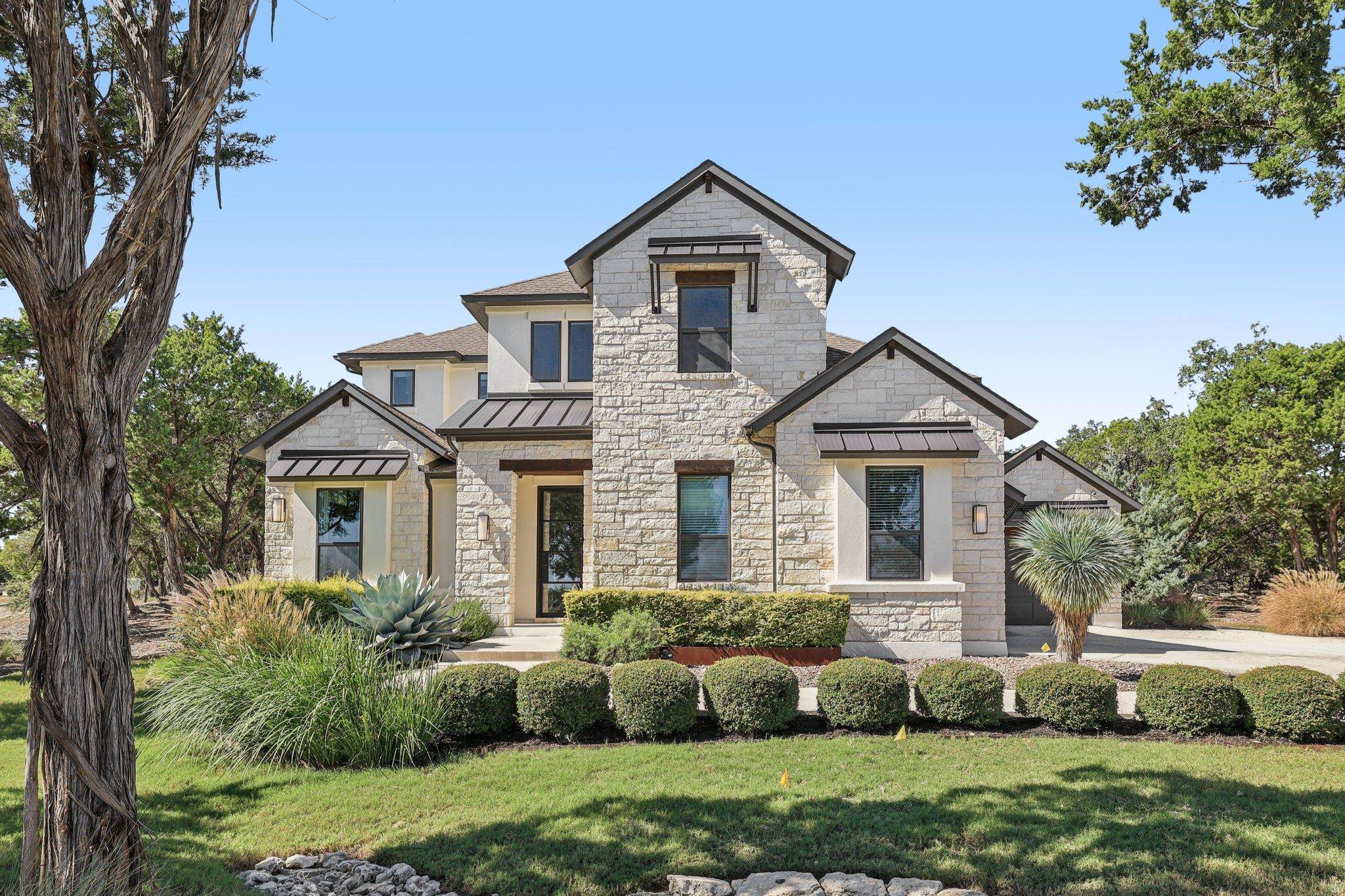19316 Splendor CT, Jonestown, TX 78645