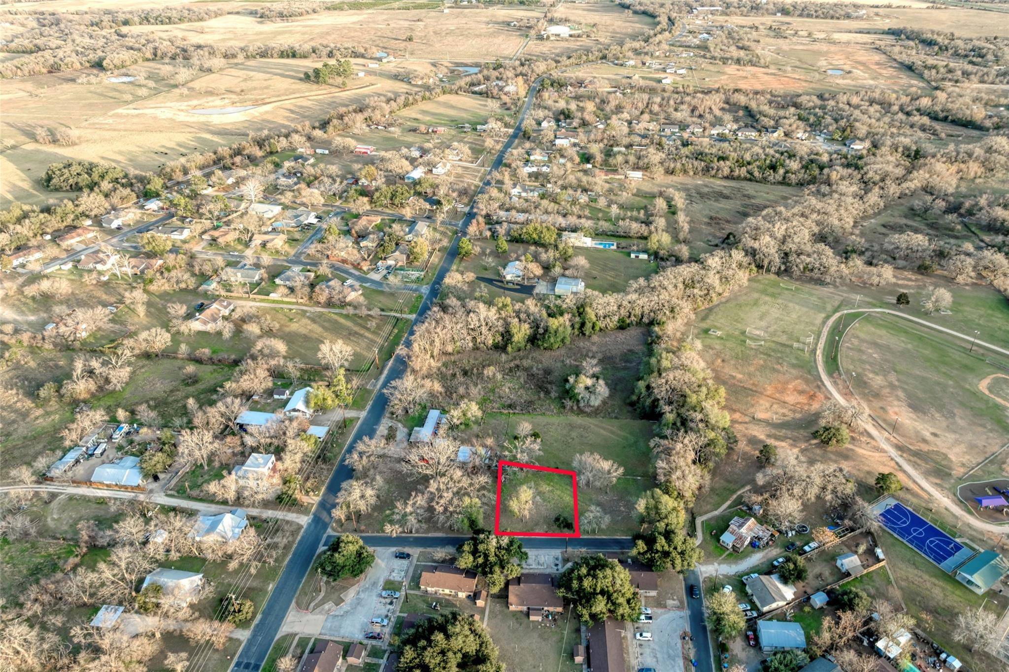 Lot 3 E Alamo ST, Elgin, TX 78621