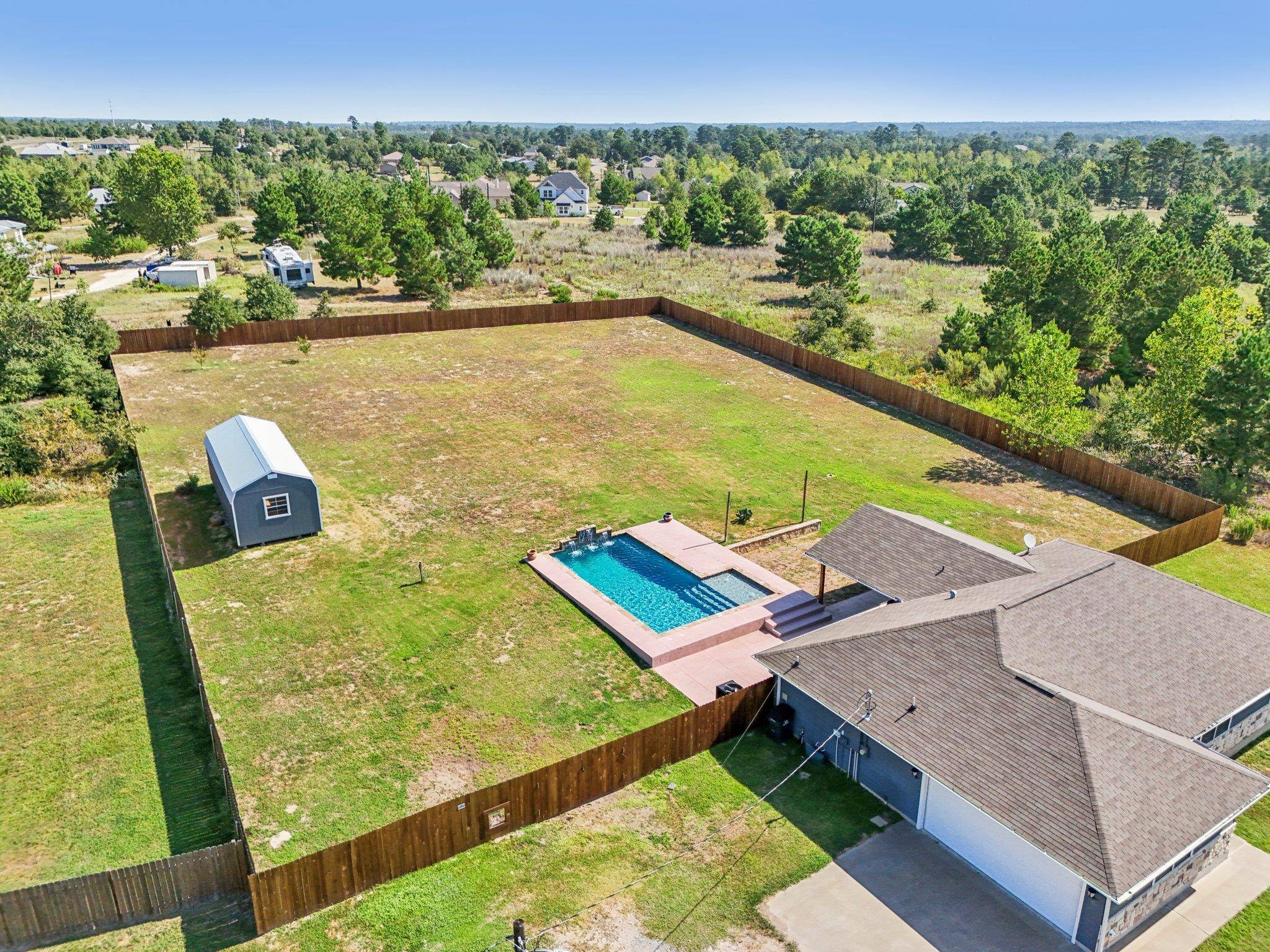 165 Cattlemens DR, Bastrop, TX 78602