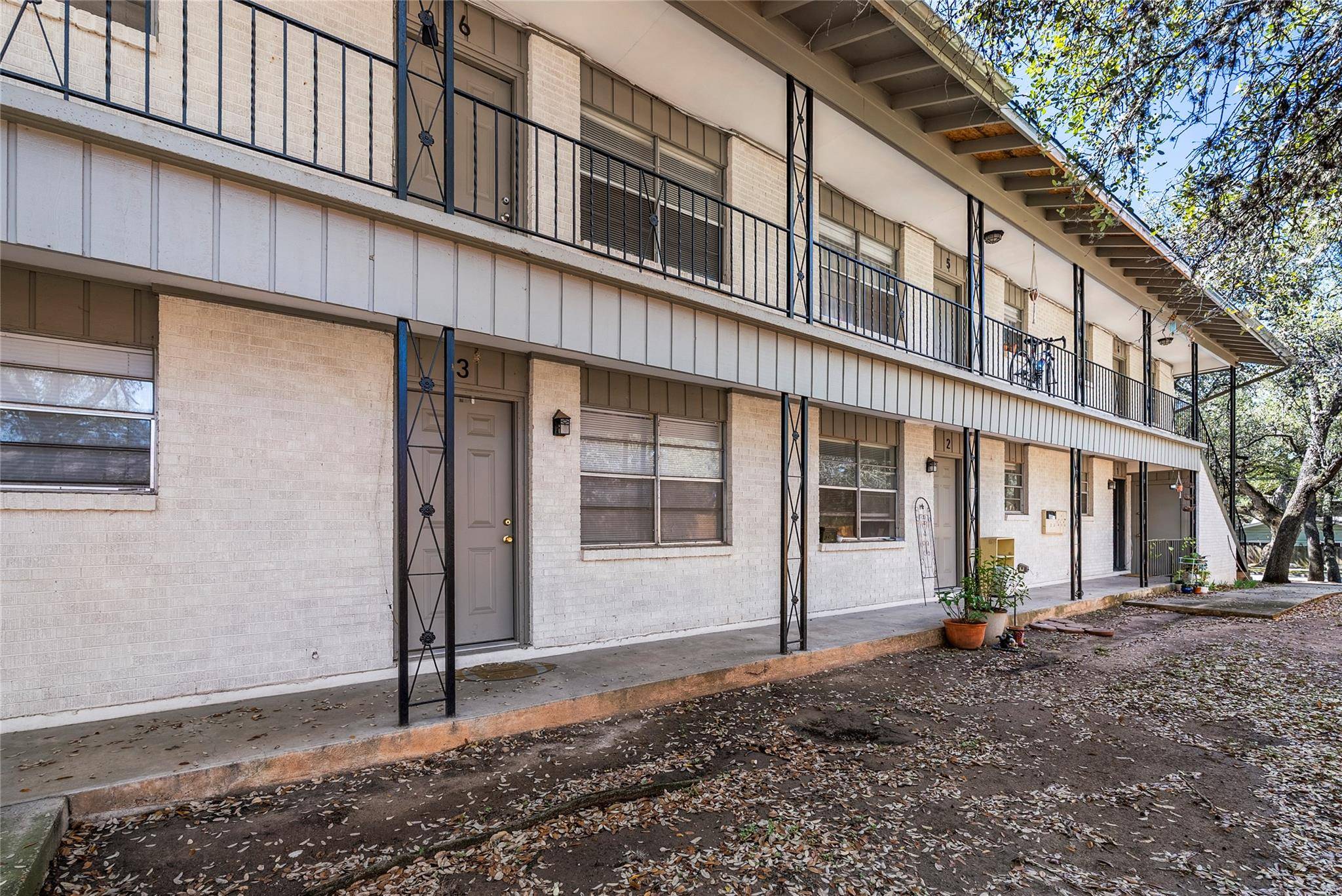 2411 S 5th ST, Austin, TX 78704