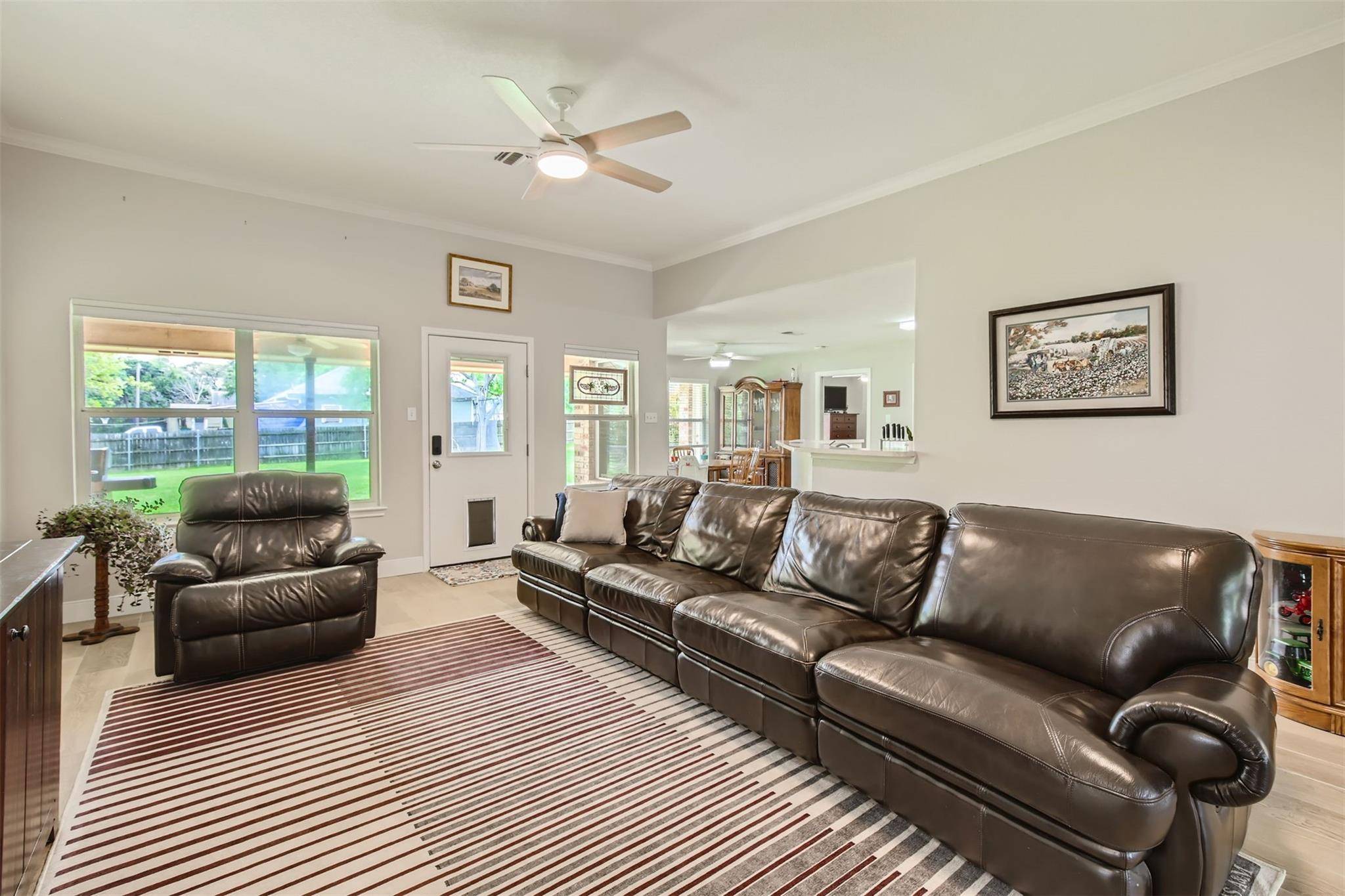 331 W Nolte ST, Seguin, TX 78155