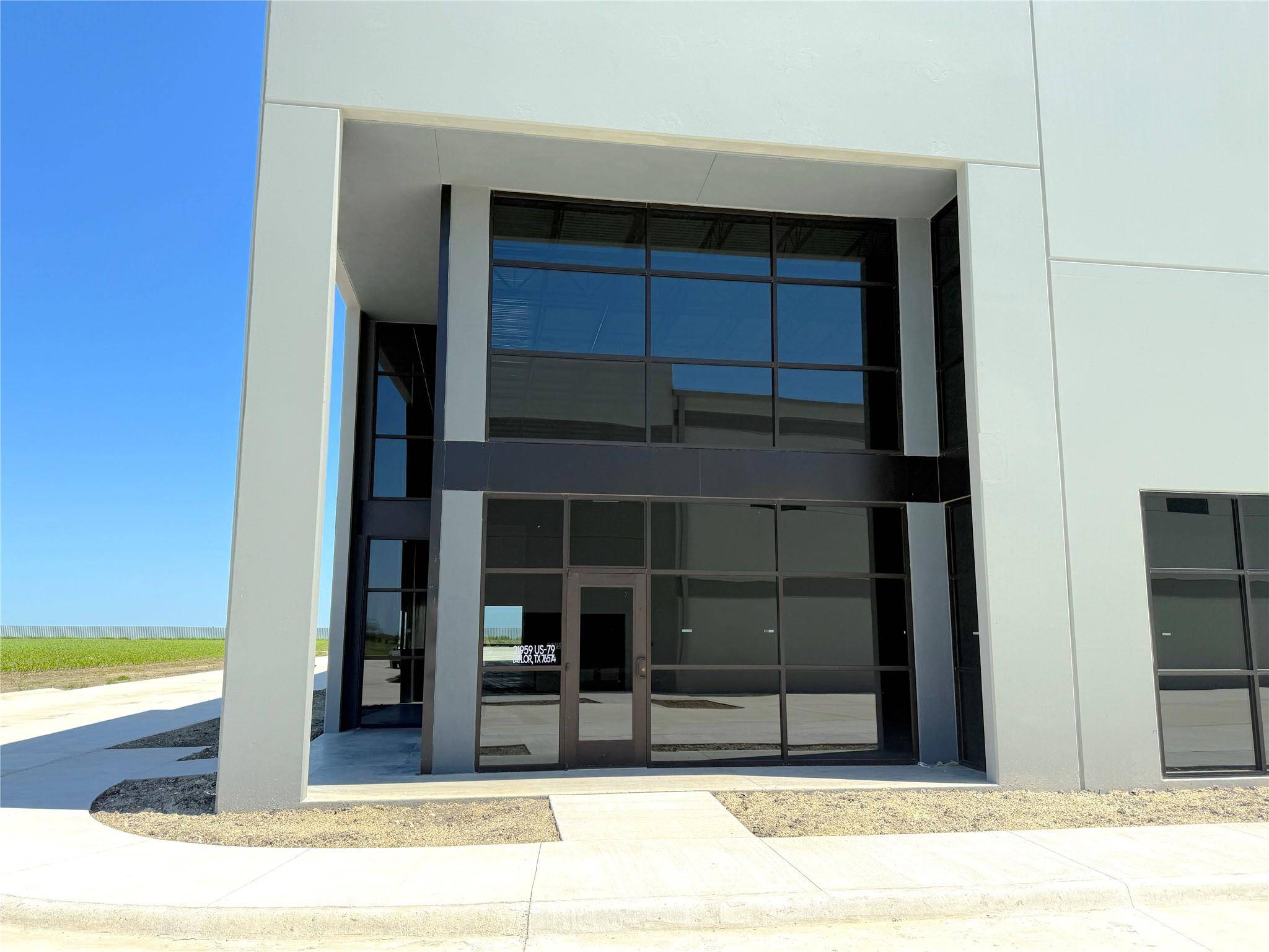 21959 US-79 HWY #200, Taylor, TX 76574