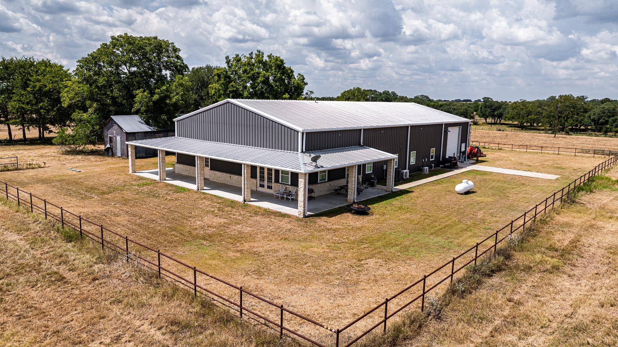 258 Private Road 2006, Schulenburg, TX 78956