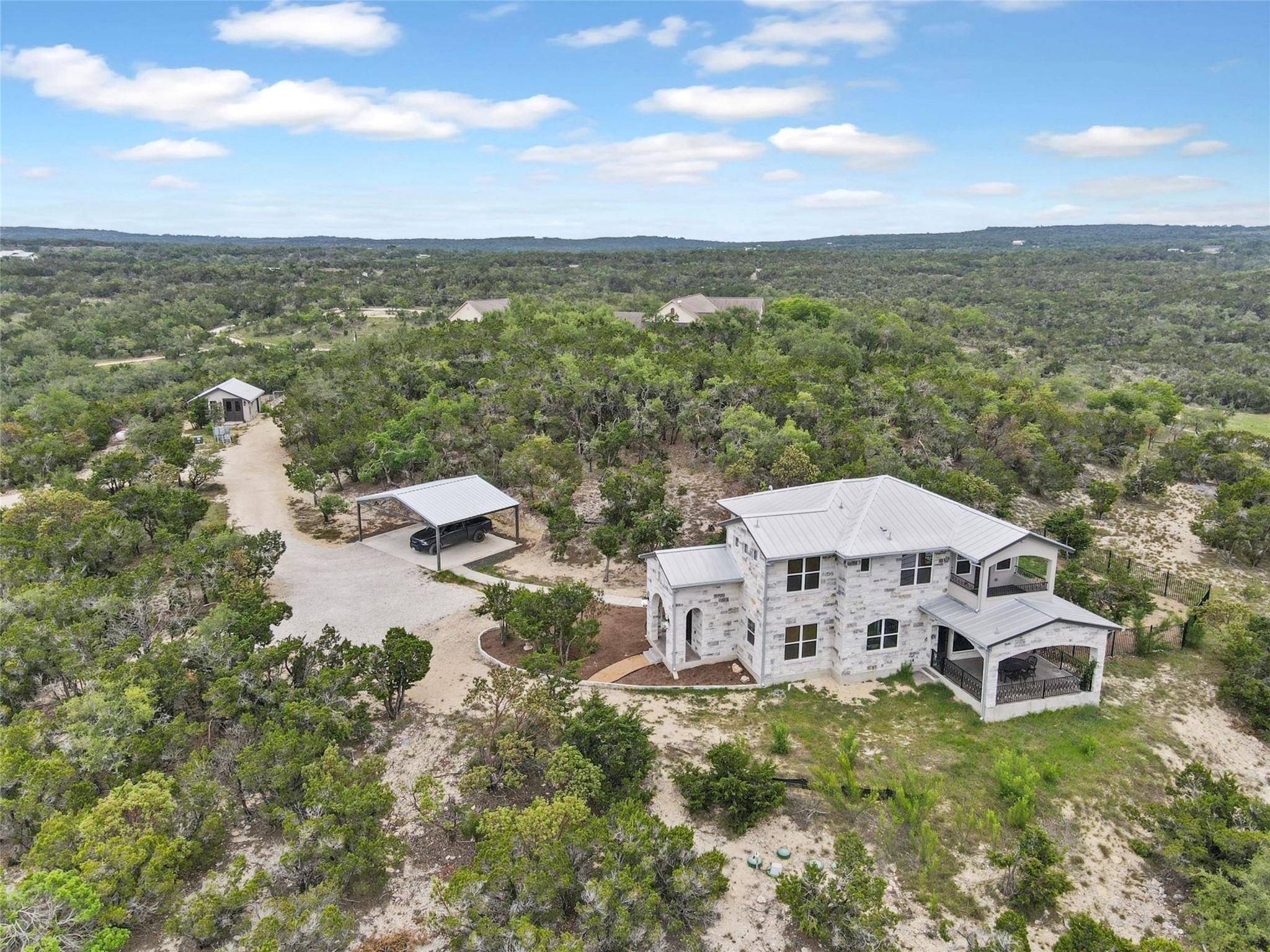 910 Plant Lady LN, Dripping Springs, TX 78620