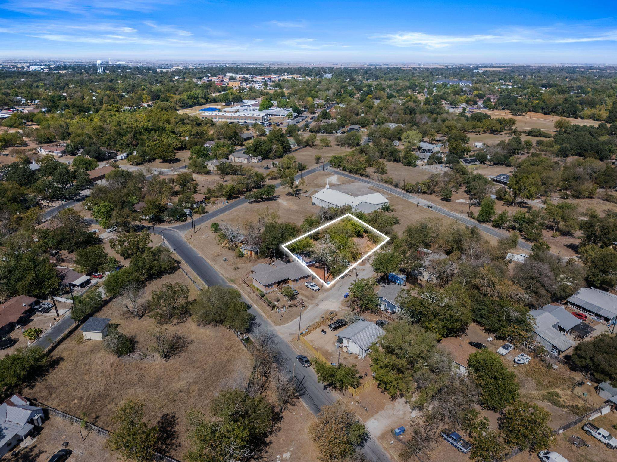 102 Masonic DR, Elgin, TX 78621
