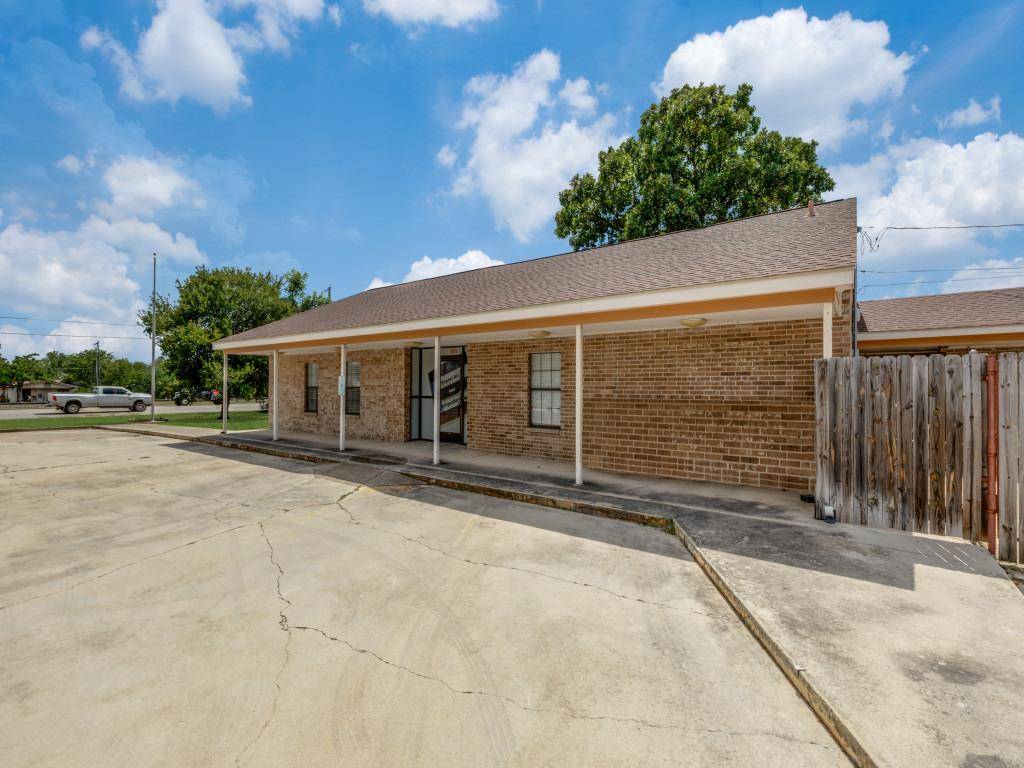 101 N Anthony ST, Hutto, TX 78634