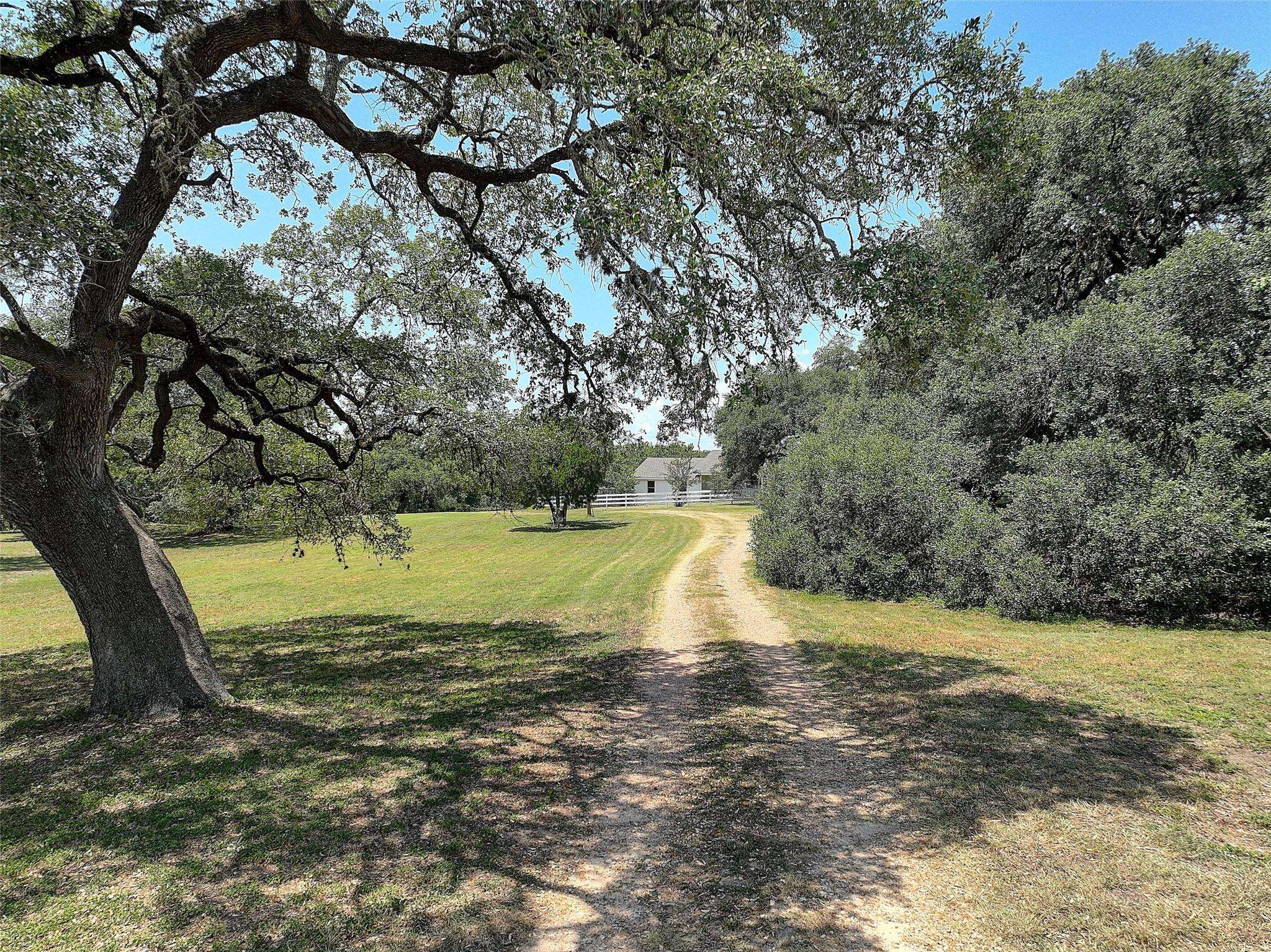 5715 Texas 159 HWY, La Grange, TX 78945
