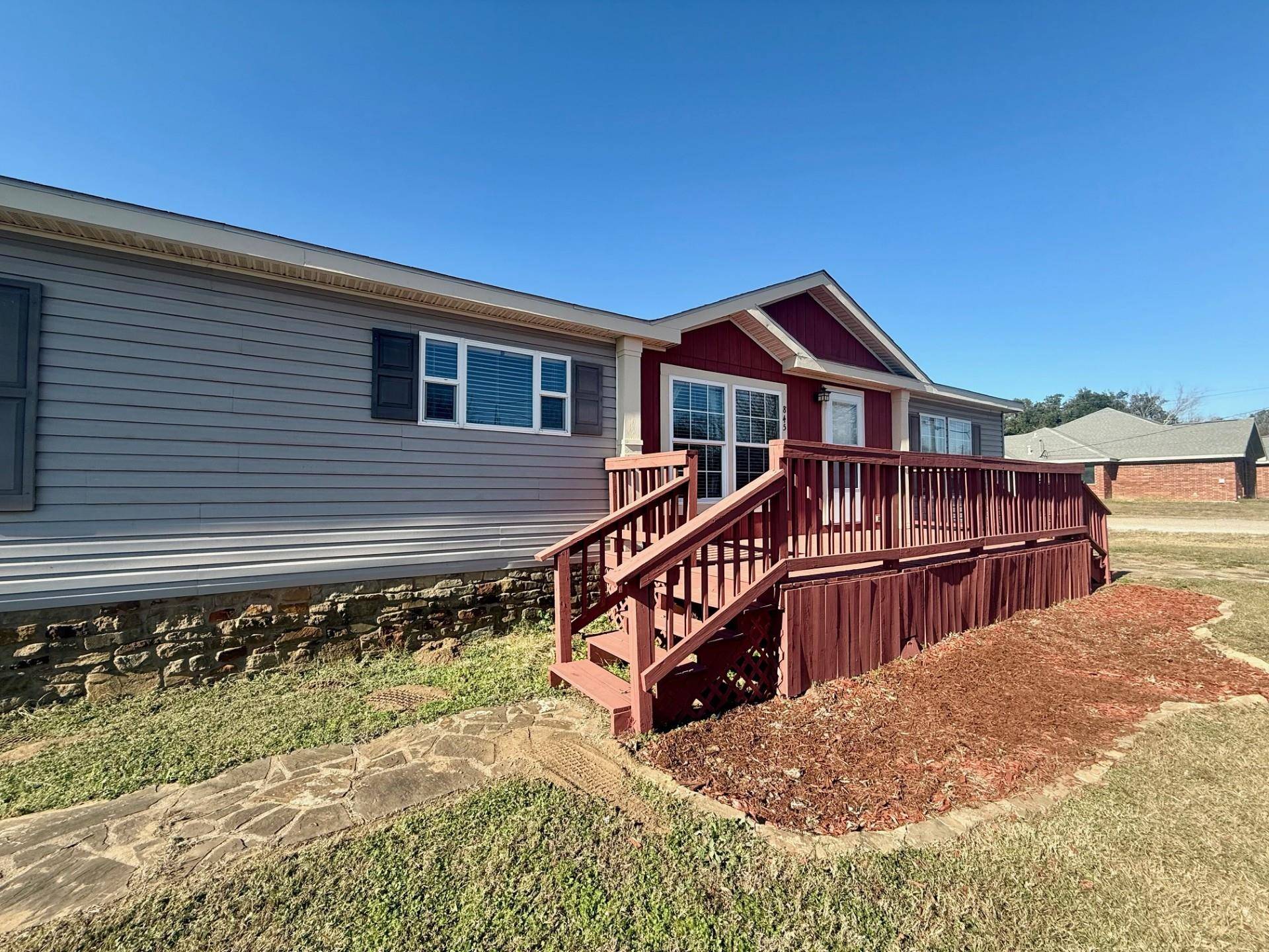 845 Caldwell ST, Lexington, TX 78947