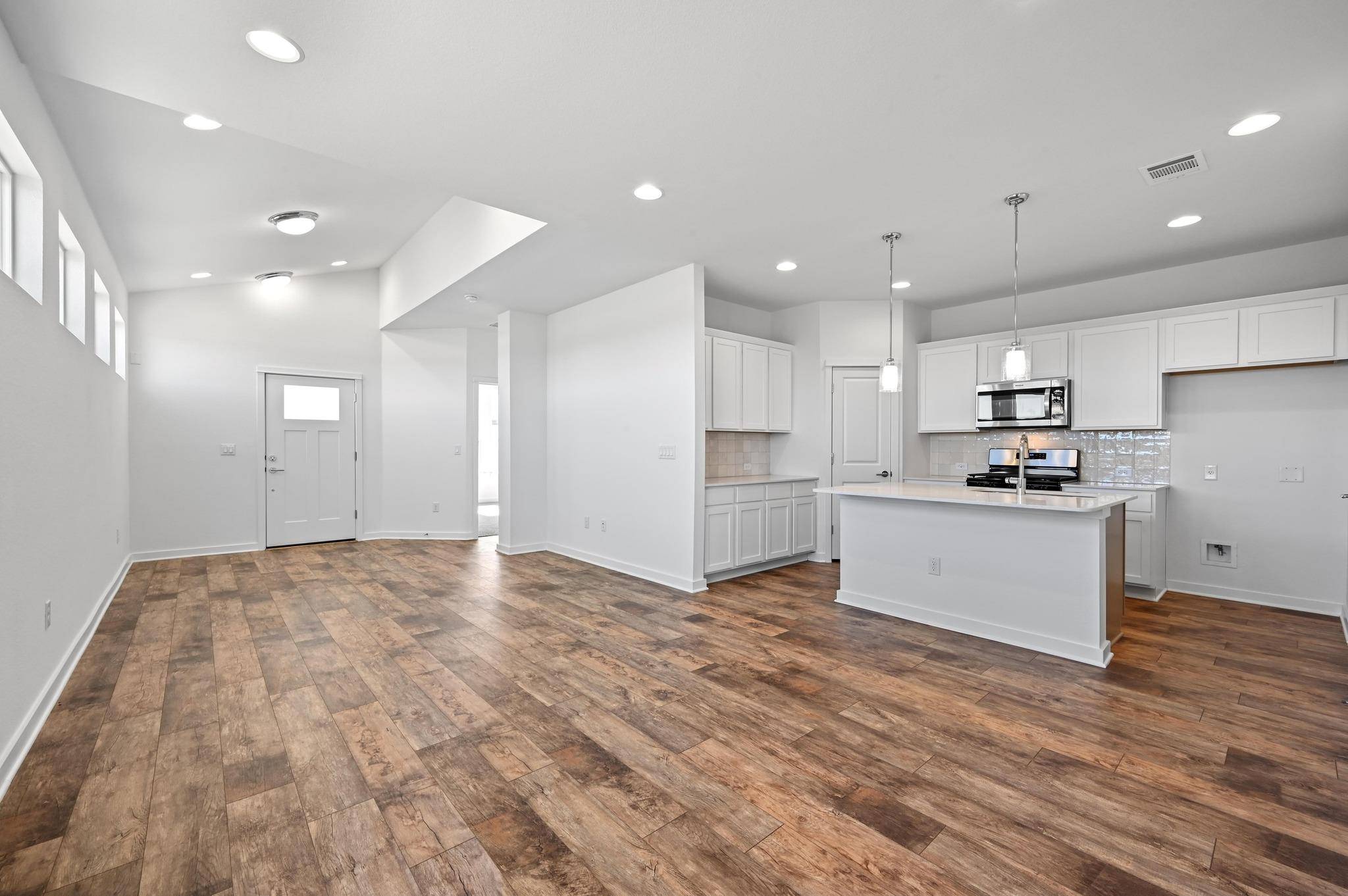 513 A Burlington DR, Buda, TX 78610