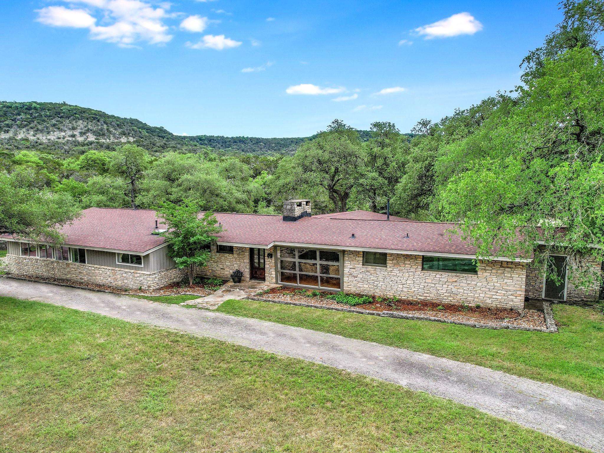 1500 Spoke Hollow RD, Wimberley, TX 78676